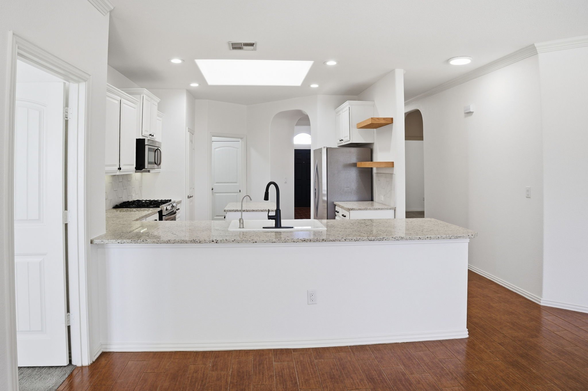 20-web-or-mls-6419Commonwealth_002 (2).jpg