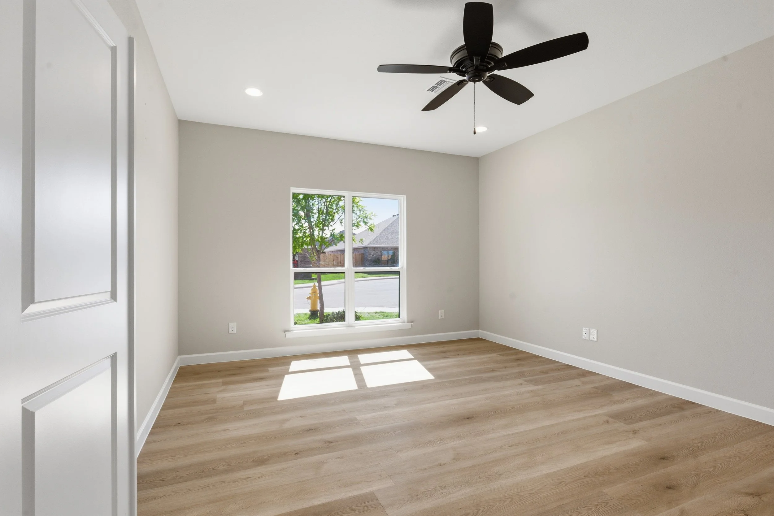 6004_Comal_Dr_005.jpg