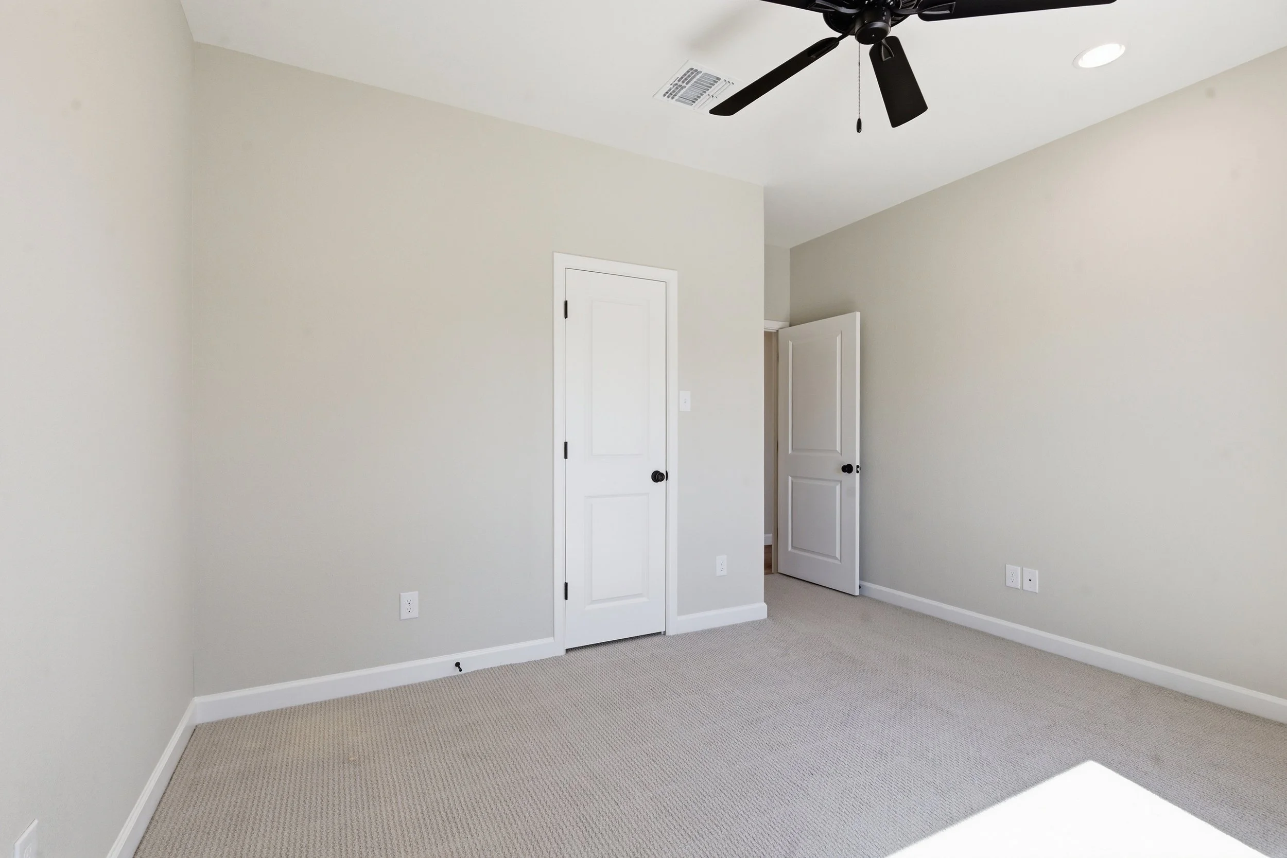 6004_Comal_Dr_011.jpg