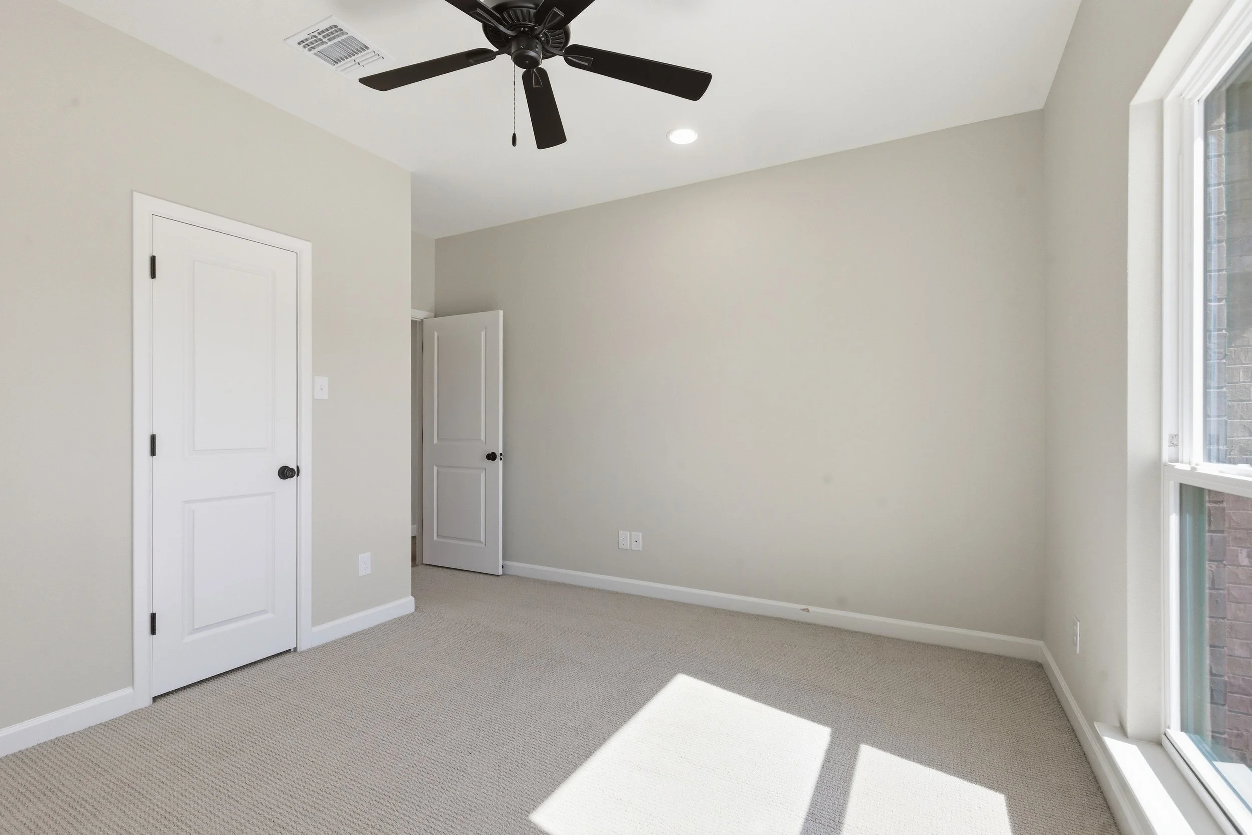6004_Comal_Dr_012.jpg