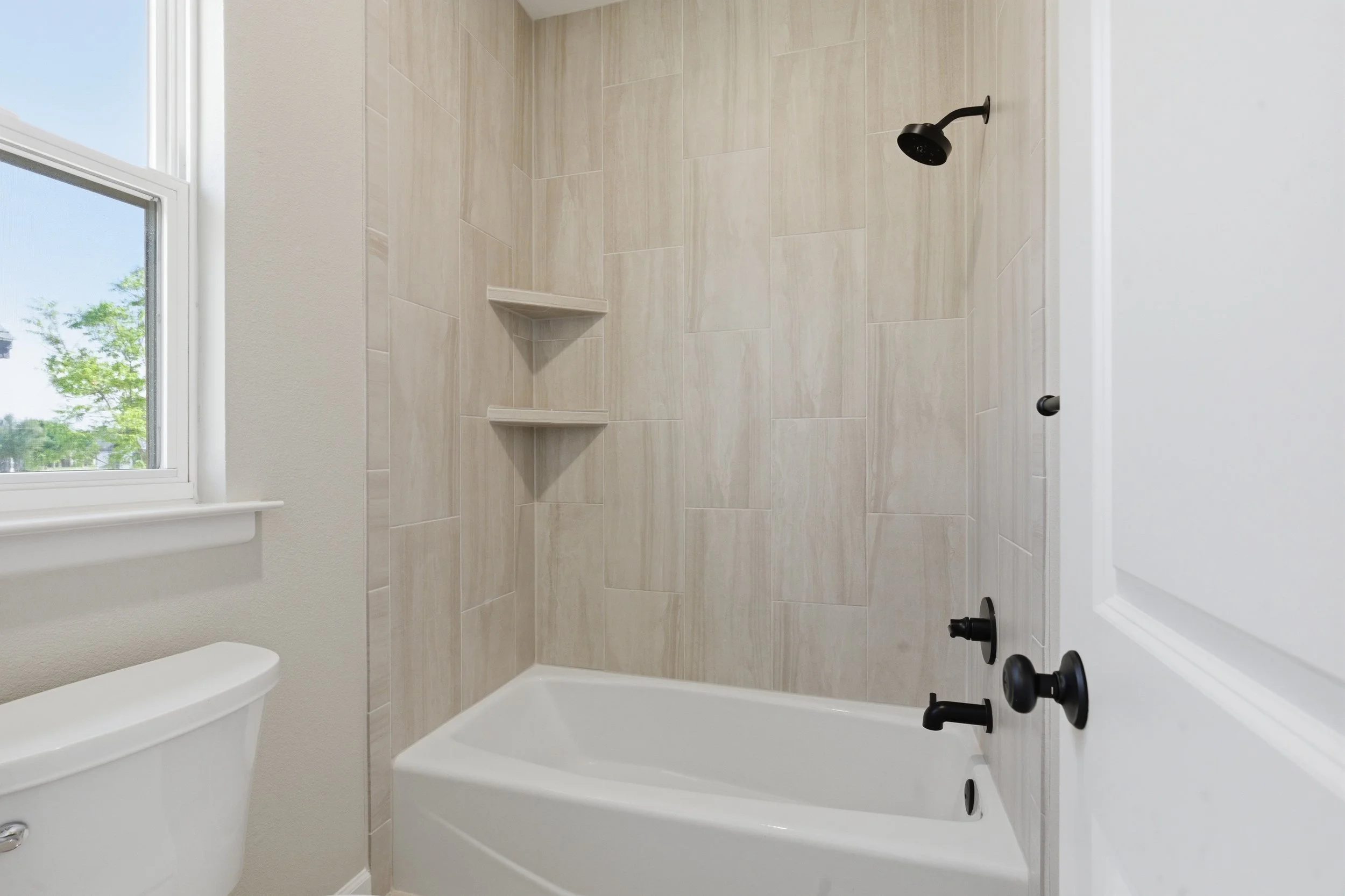 6004_Comal_Dr_017.jpg