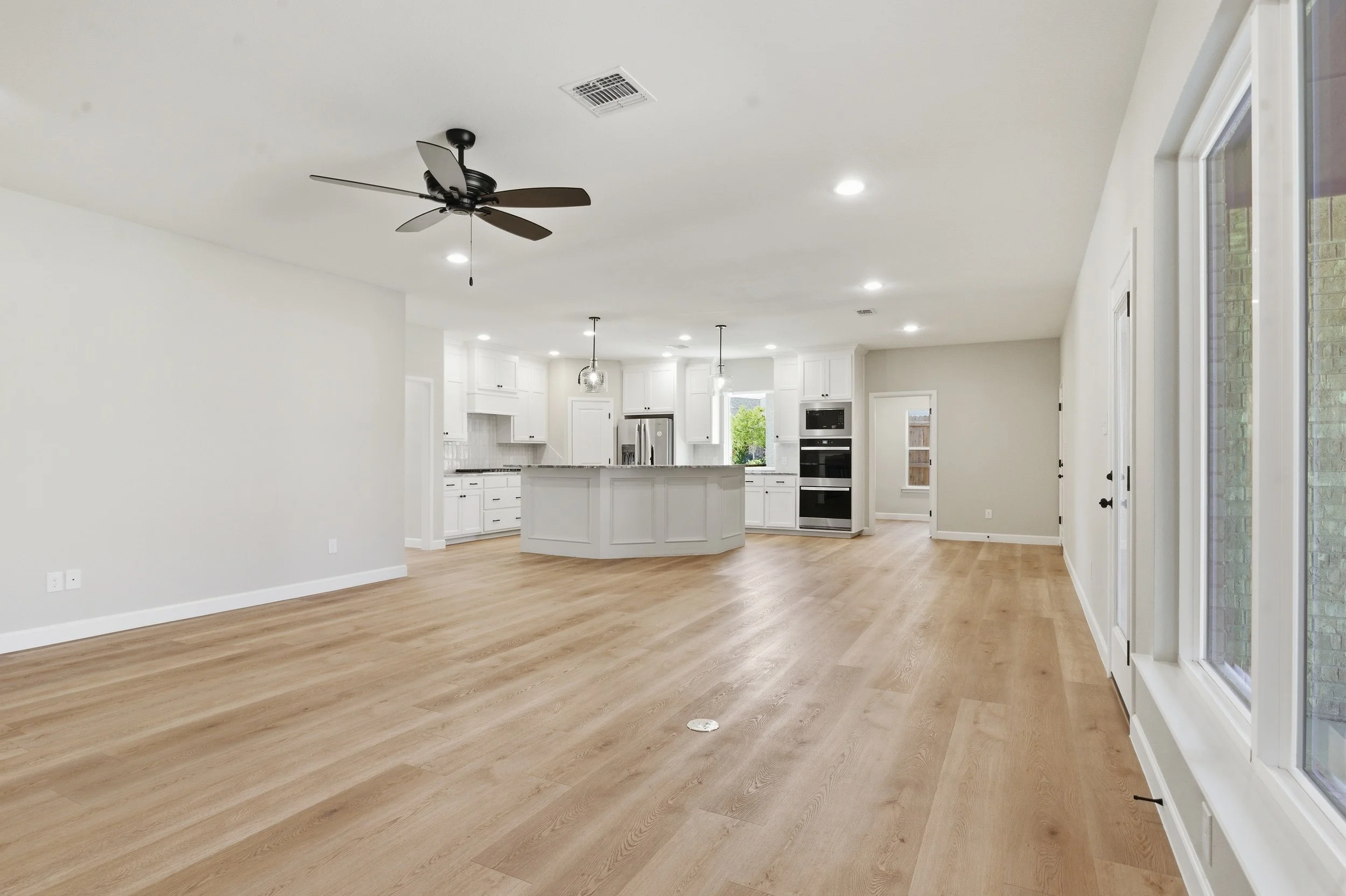6004_Comal_Dr_025.jpg
