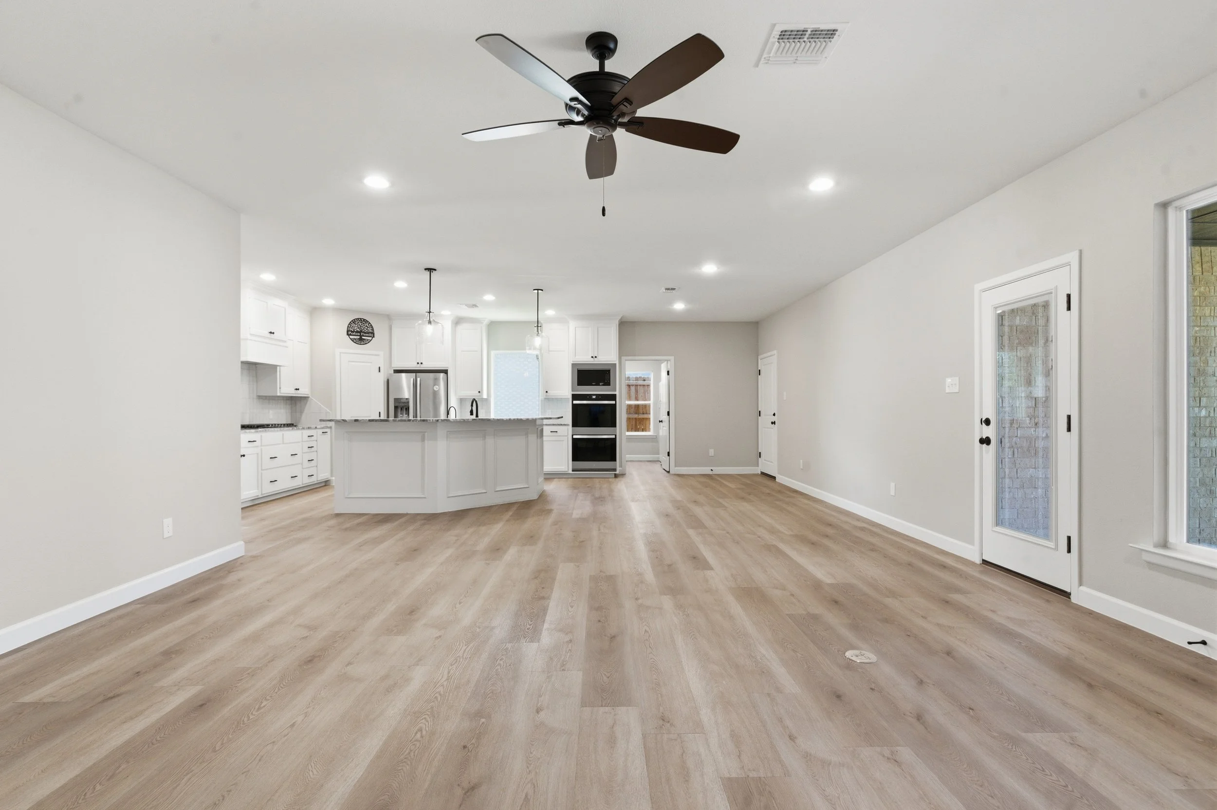 6004_Comal_Dr_026.jpg
