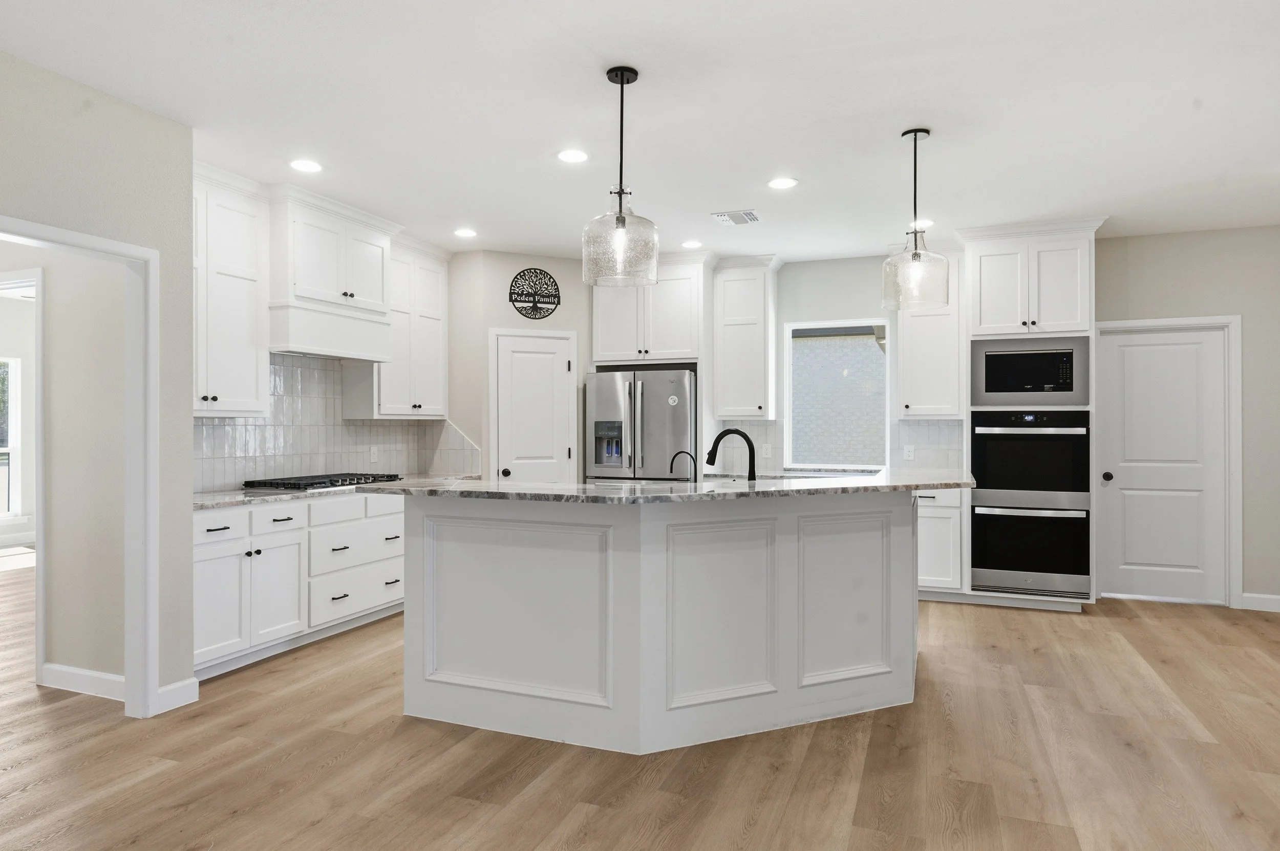 6004_Comal_Dr_028.jpg