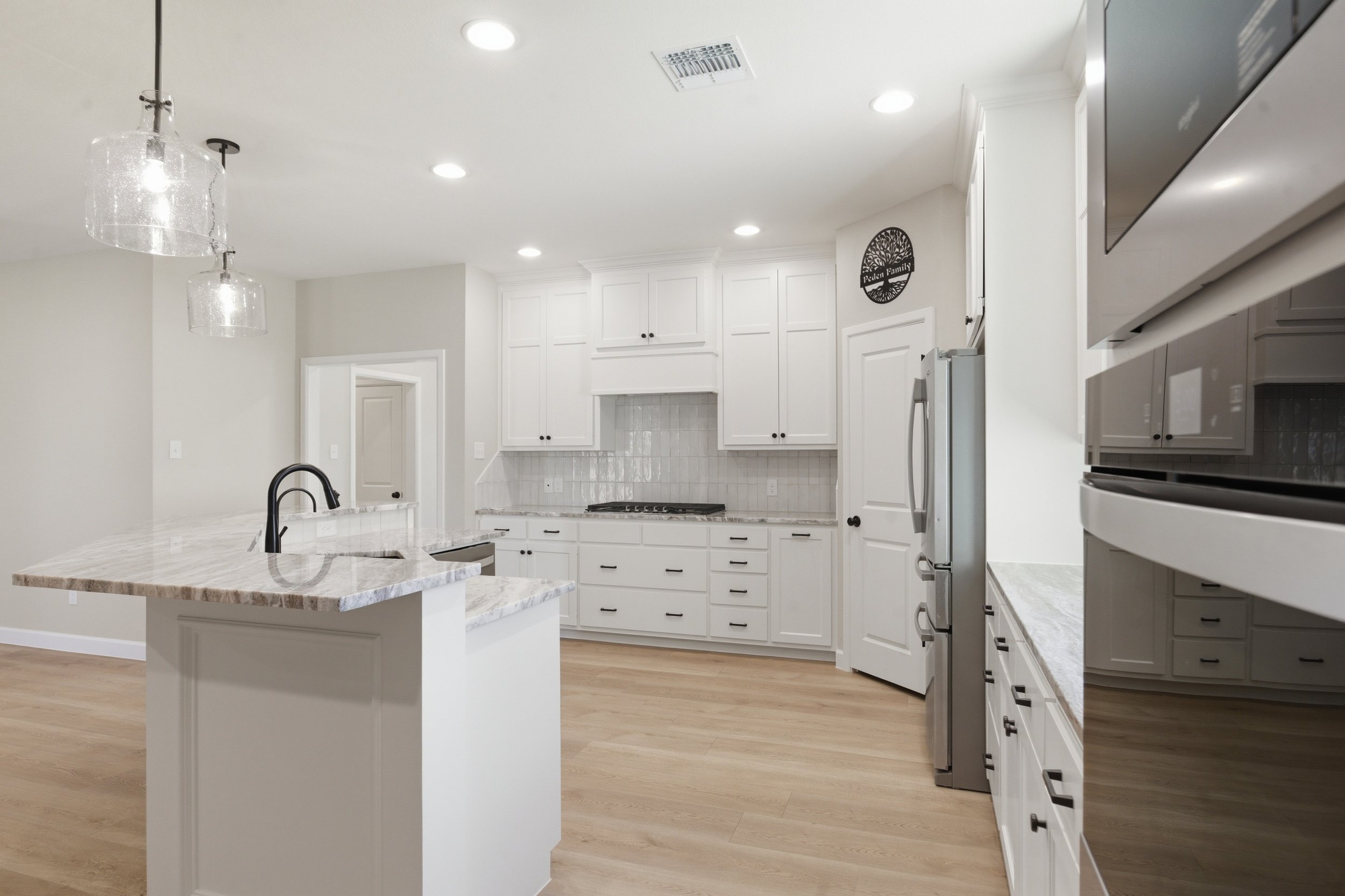 6004_Comal_Dr_029.jpg