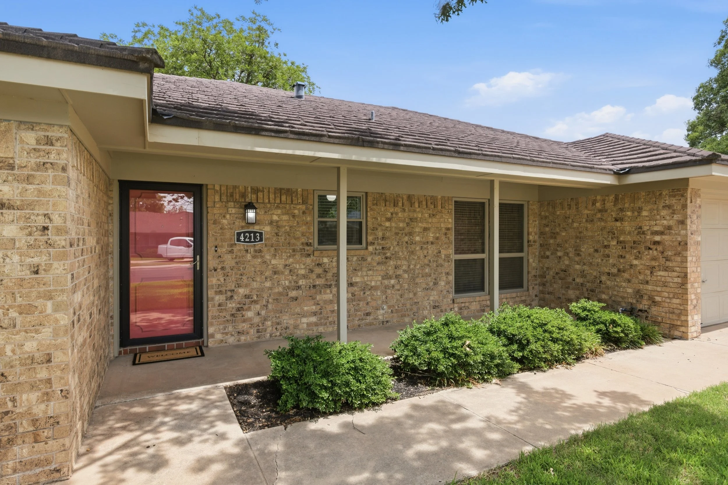 4213_Ferncliff_Ave_005.jpg