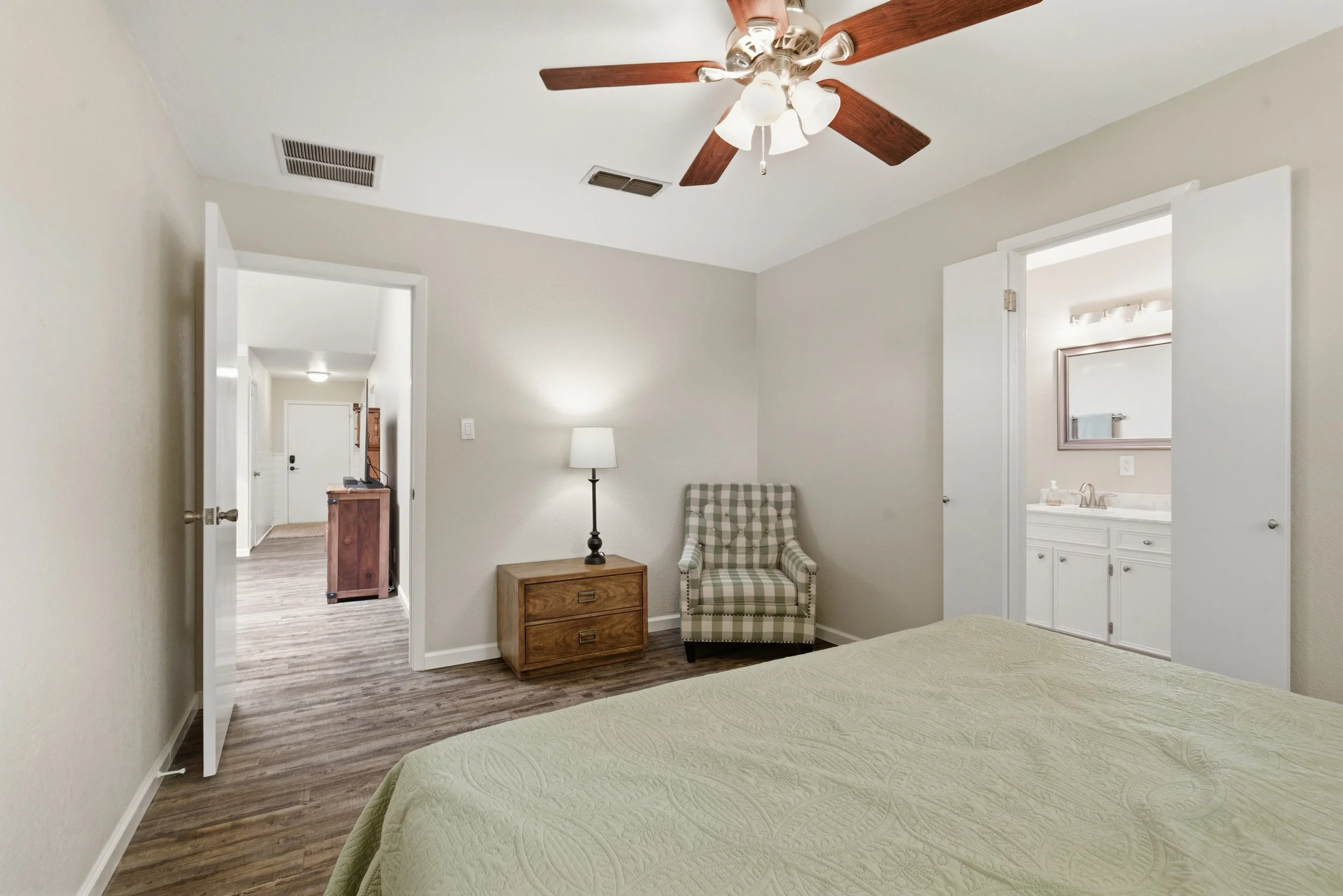 4213_Ferncliff_Ave_013.jpg