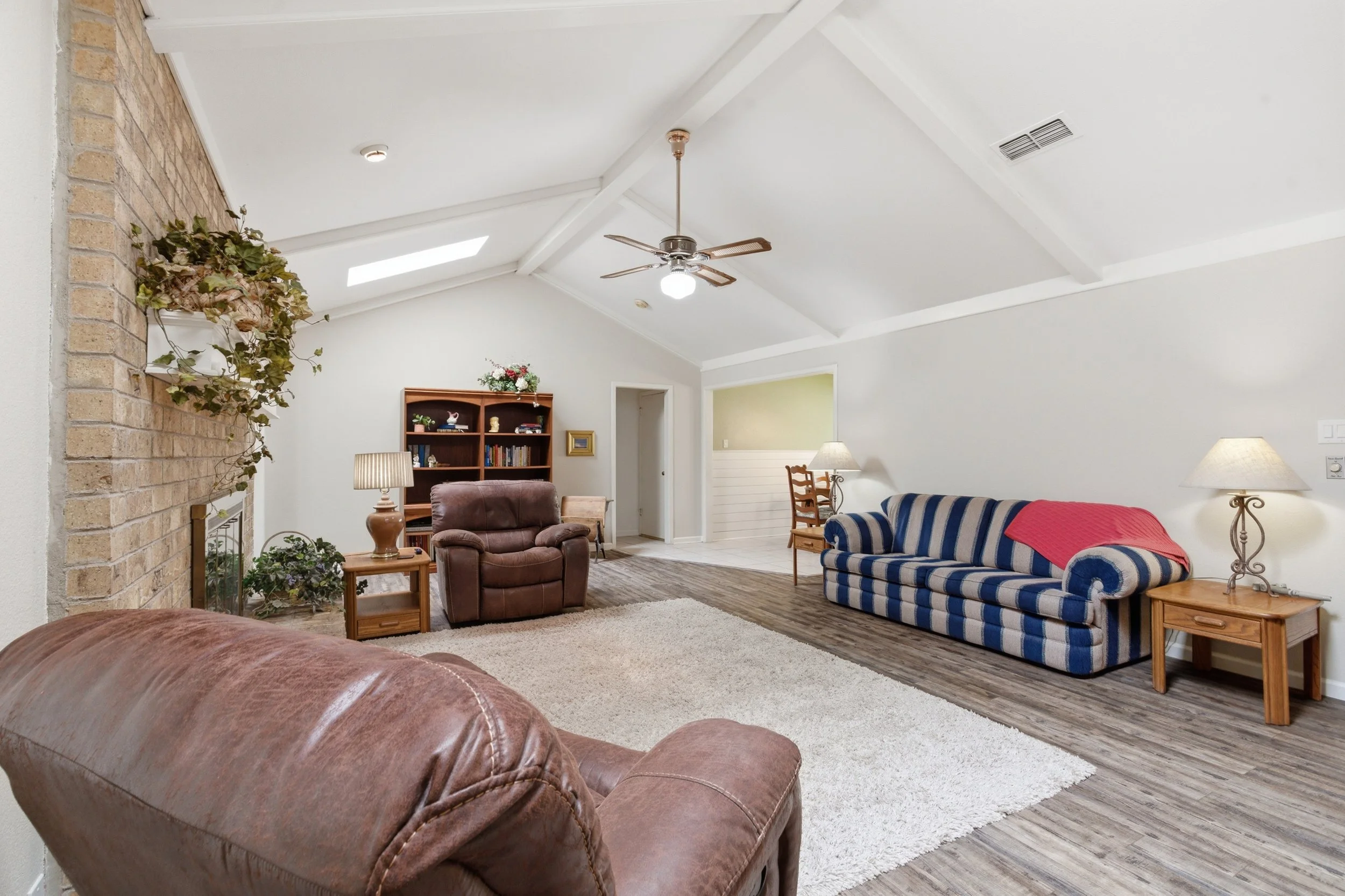 4213_Ferncliff_Ave_016.jpg