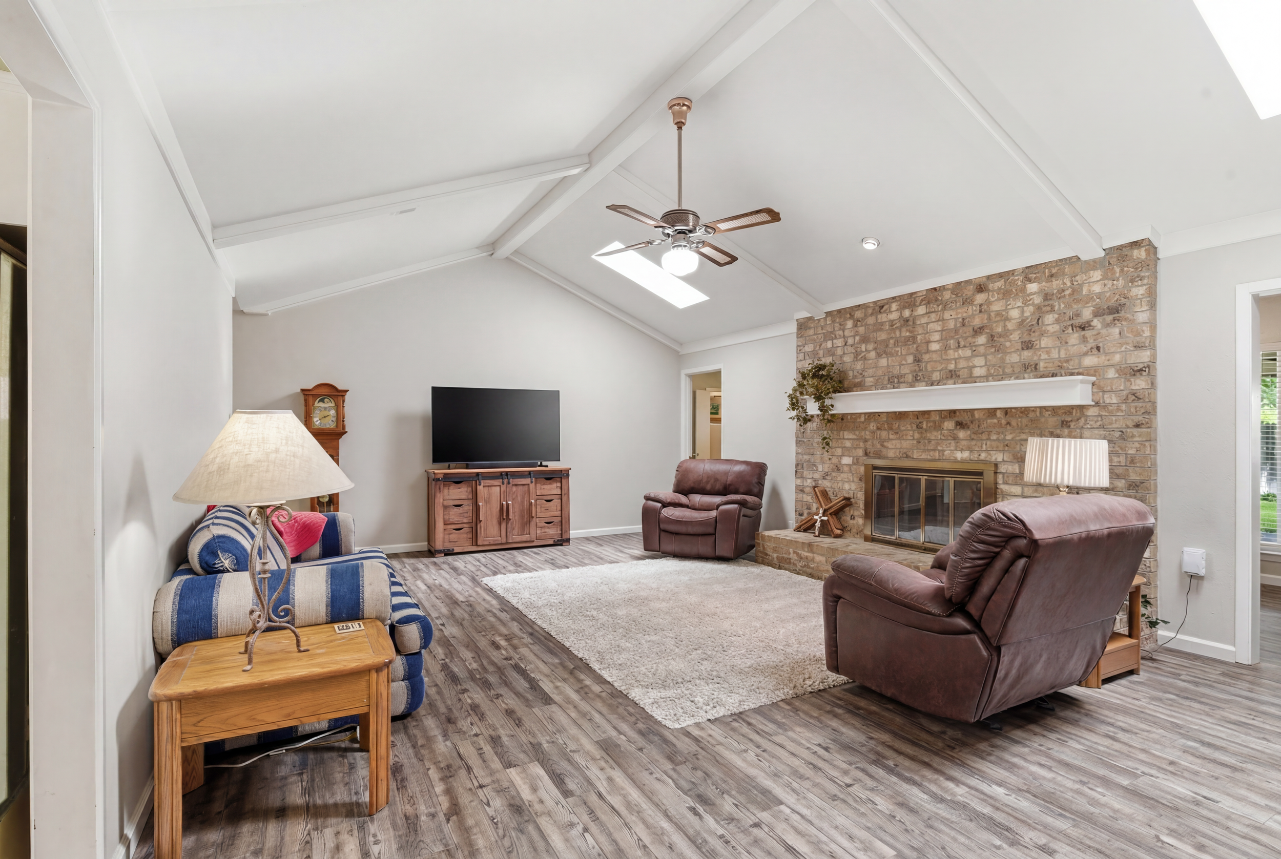 4213_Ferncliff_Ave_018.jpg