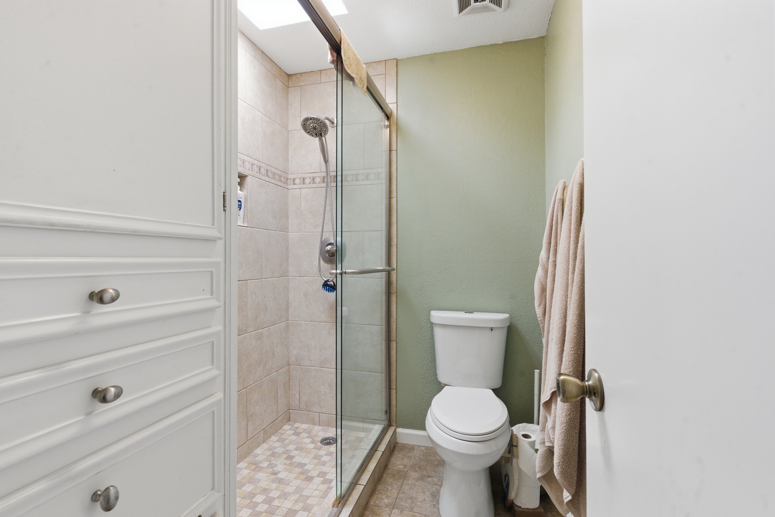 4213_Ferncliff_Ave_032.jpg
