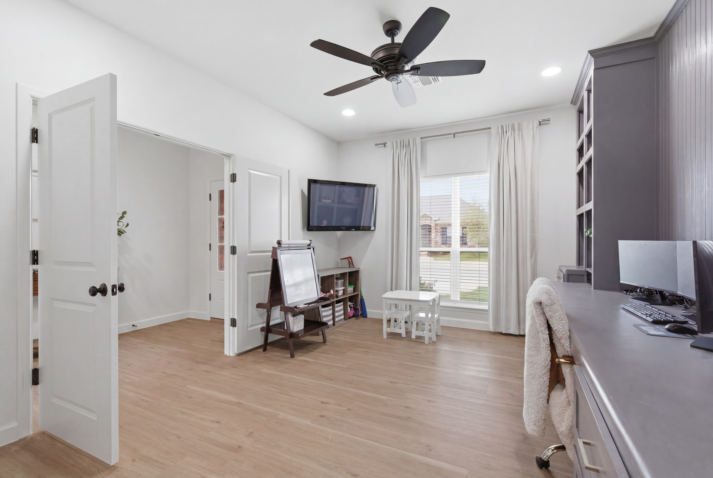 4400_Heritage_Oaks_Dr_006.jpg