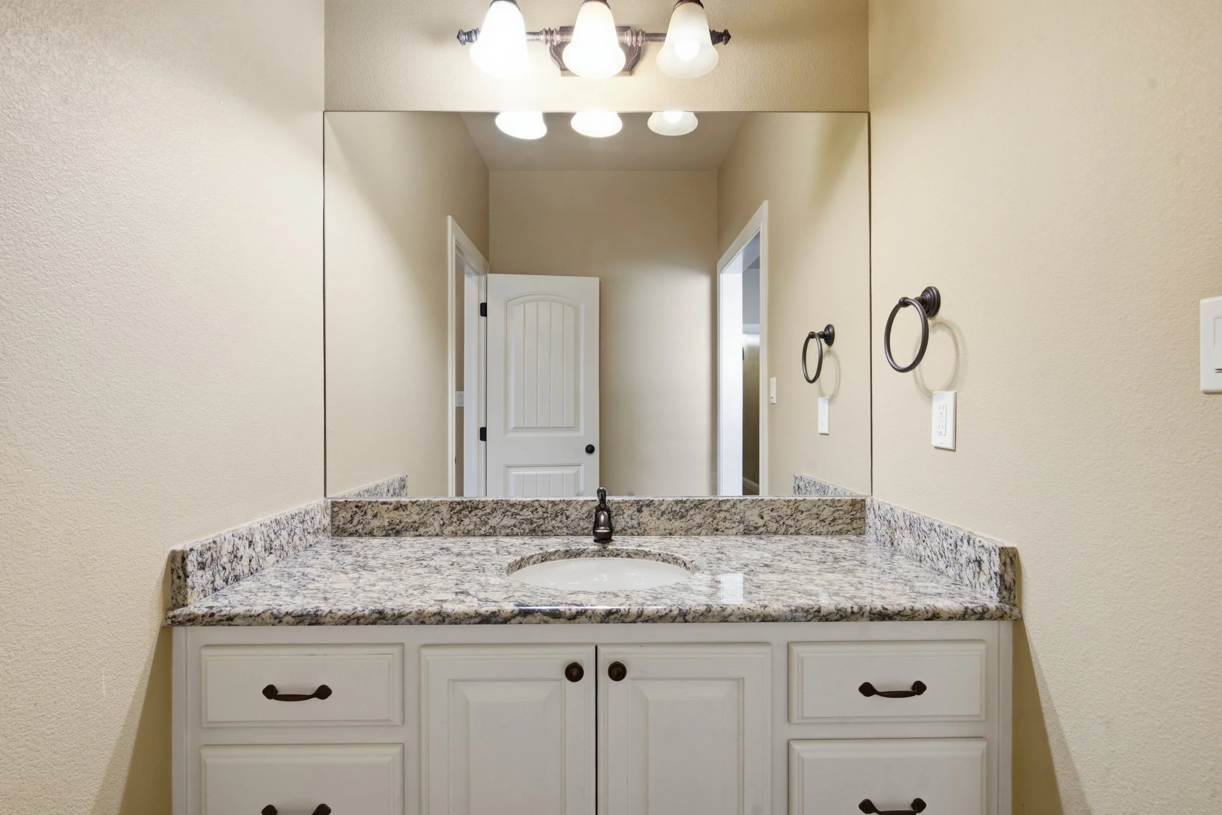 4316_Wood_Drive_Midland_022.jpg