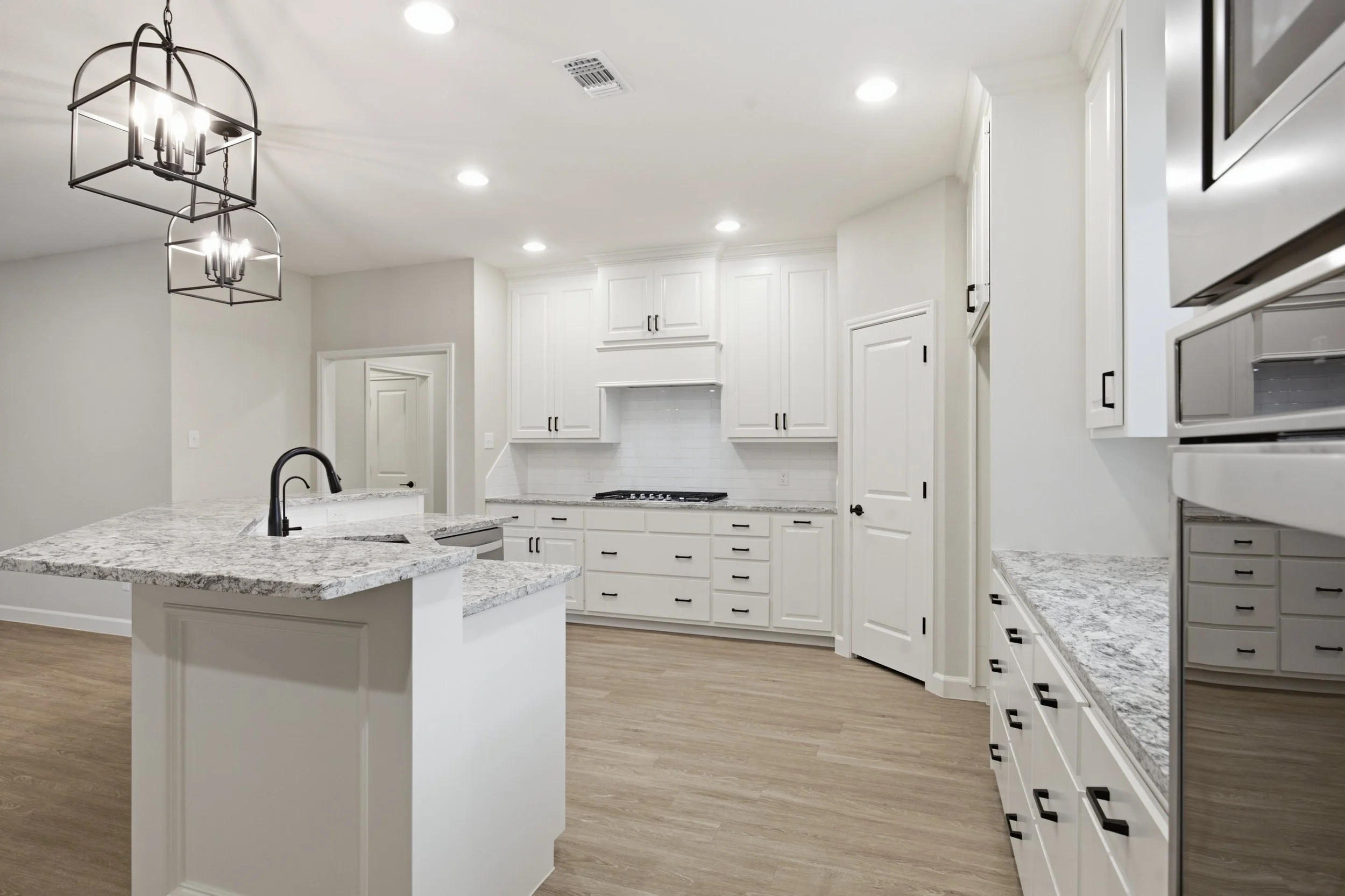 6104_Lampasas_Court_Midland_021.jpg