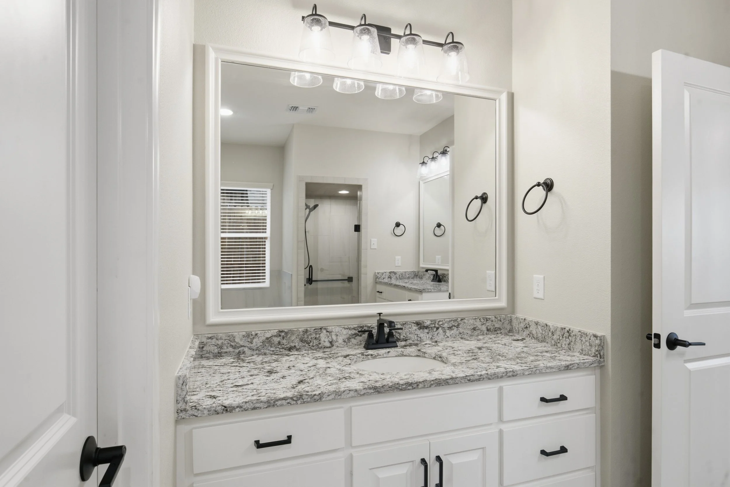 6104_Lampasas_Court_Midland_030.jpg
