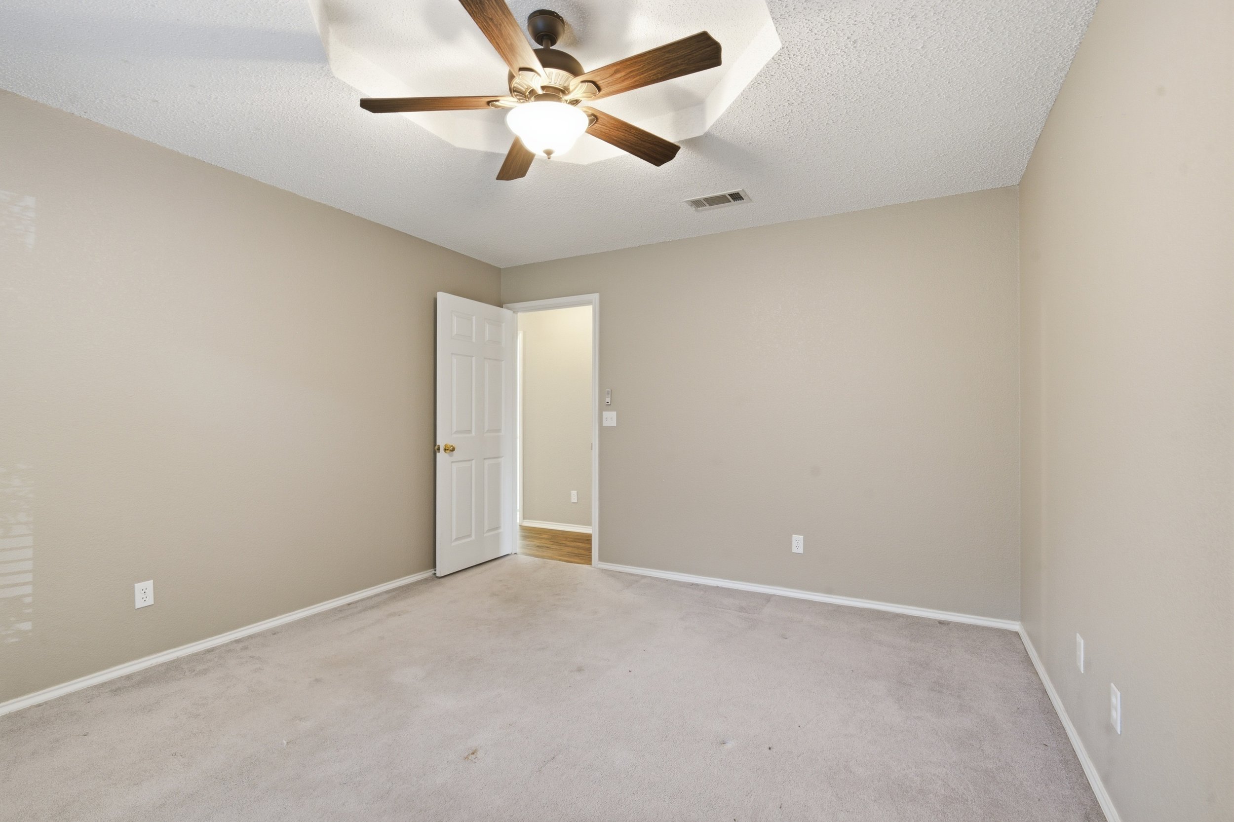 4820_Timber_Lane_Midland_014.jpg