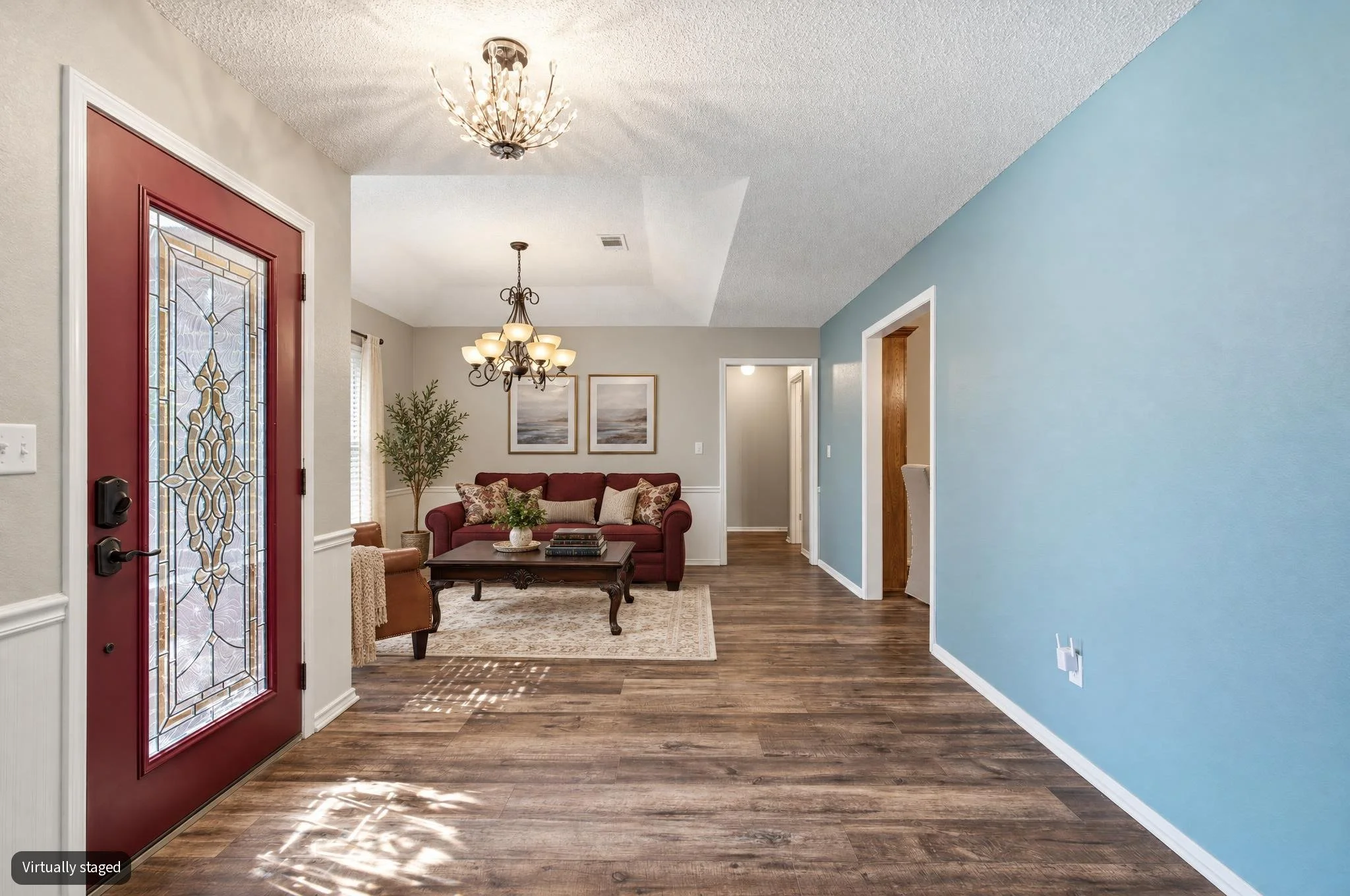 13-Photo 14 2nd living area.jpg