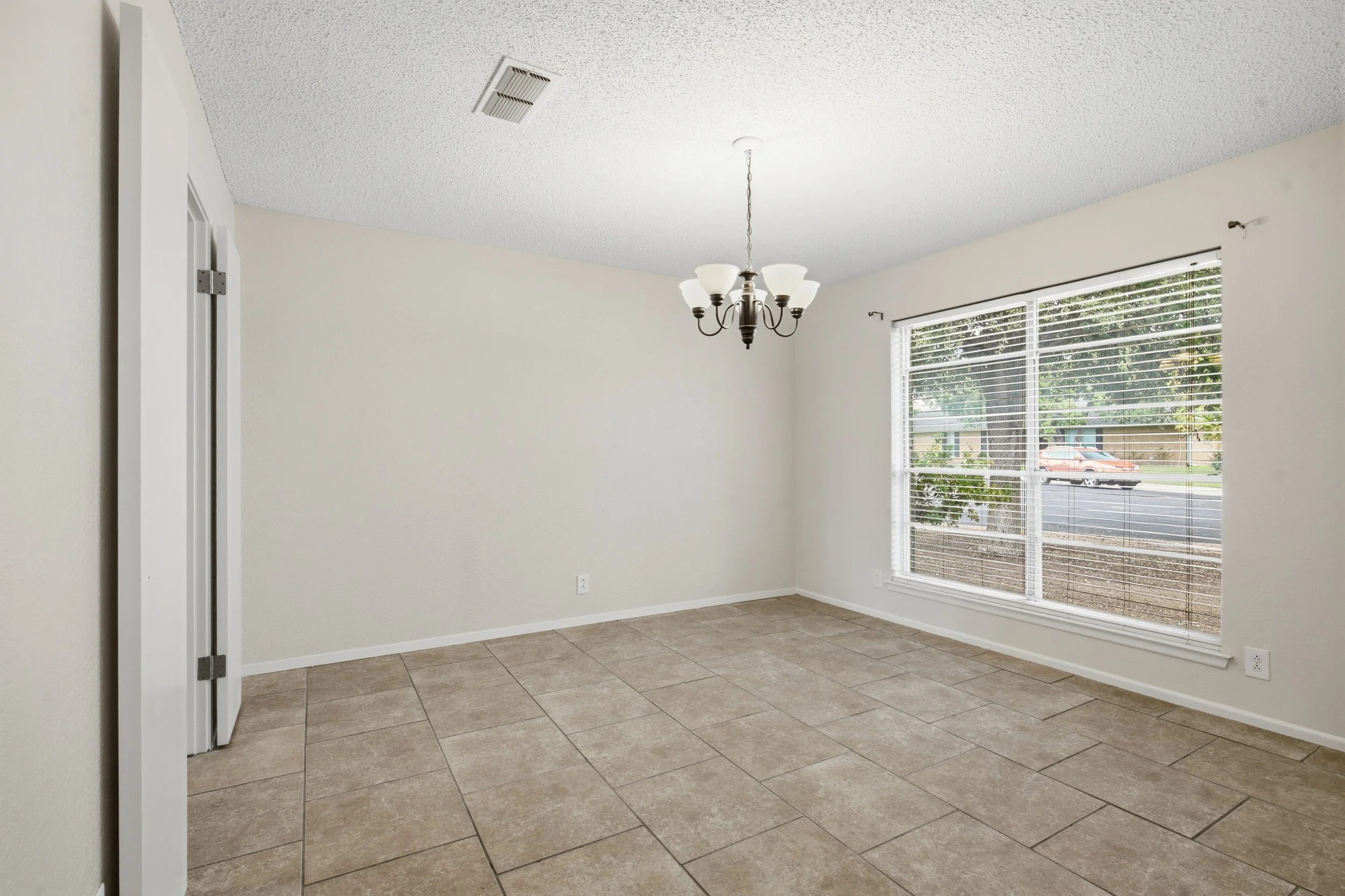 3905_Crestline_Avenue_Midland_002.jpg