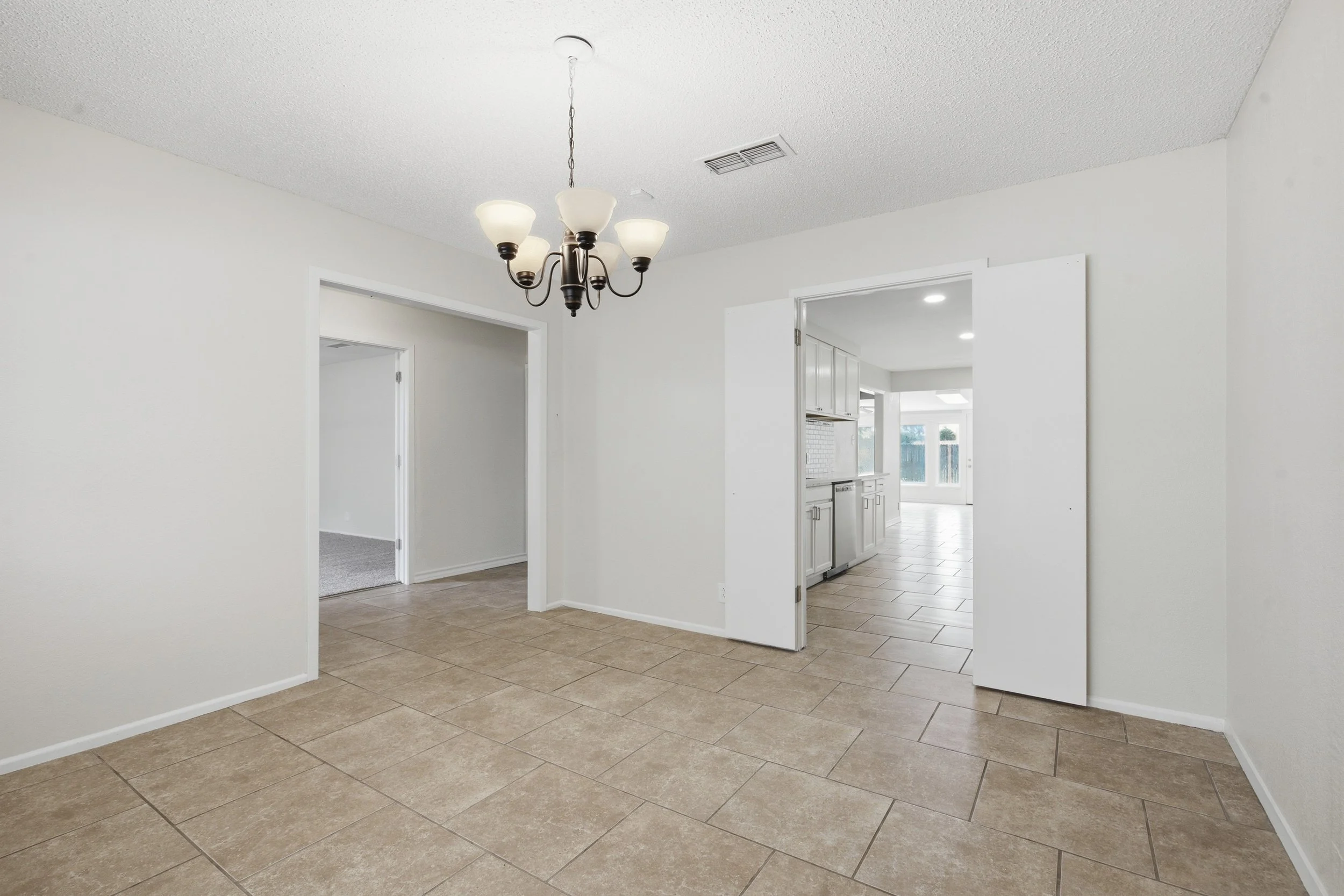 3905_Crestline_Avenue_Midland_003.jpg