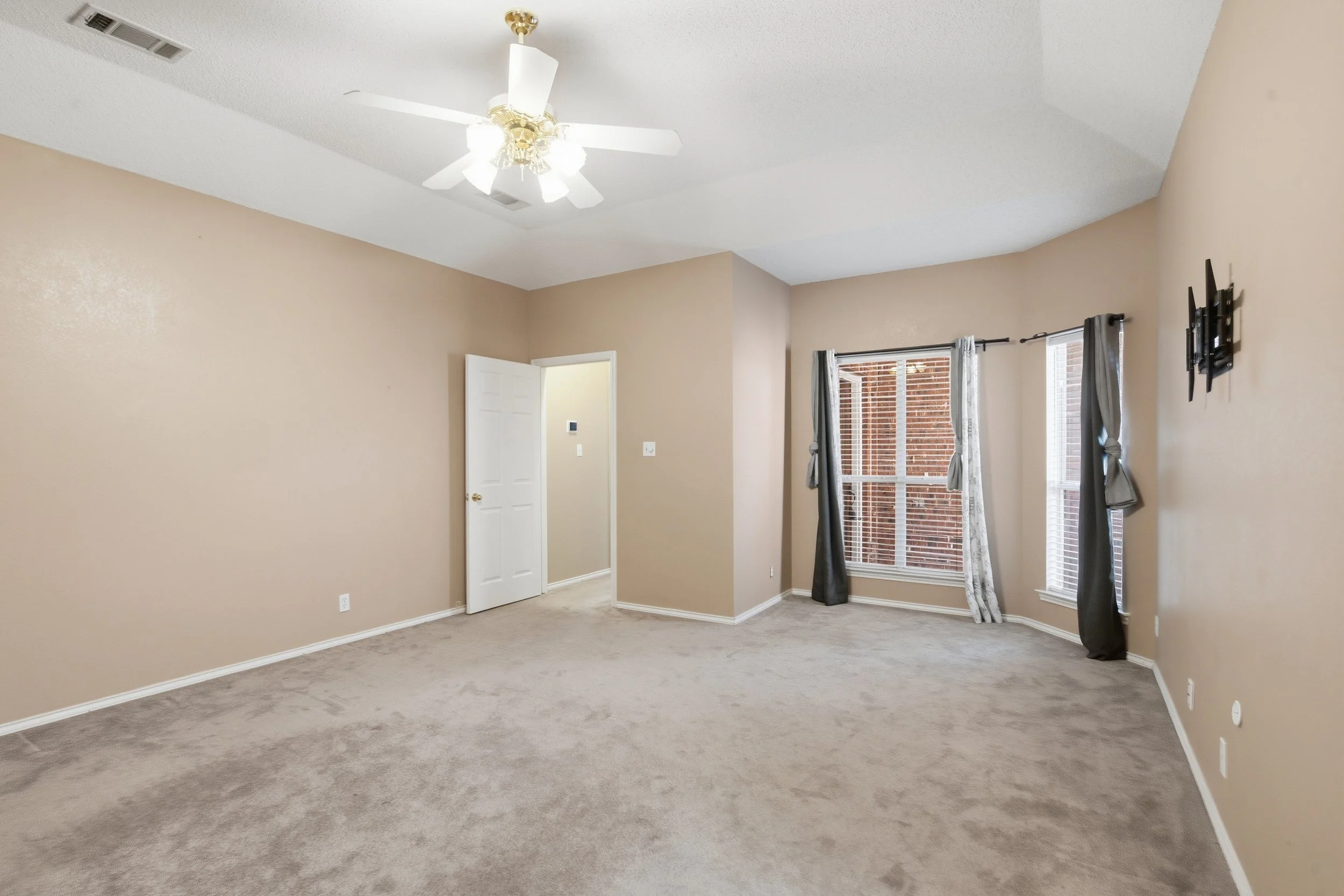 2527_Castleford_Road_Midland_002.jpg