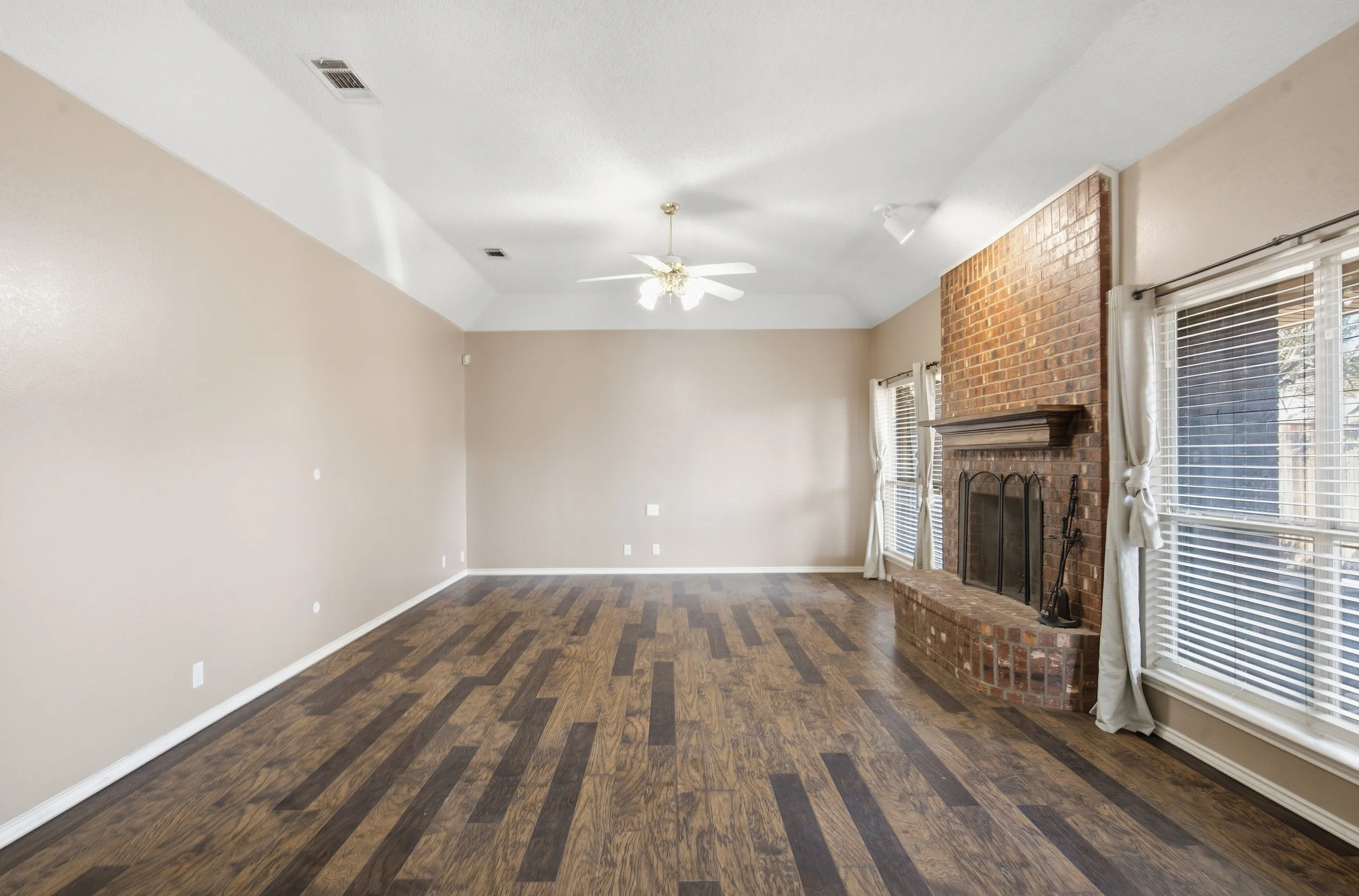 2527_Castleford_Road_Midland_009.jpg