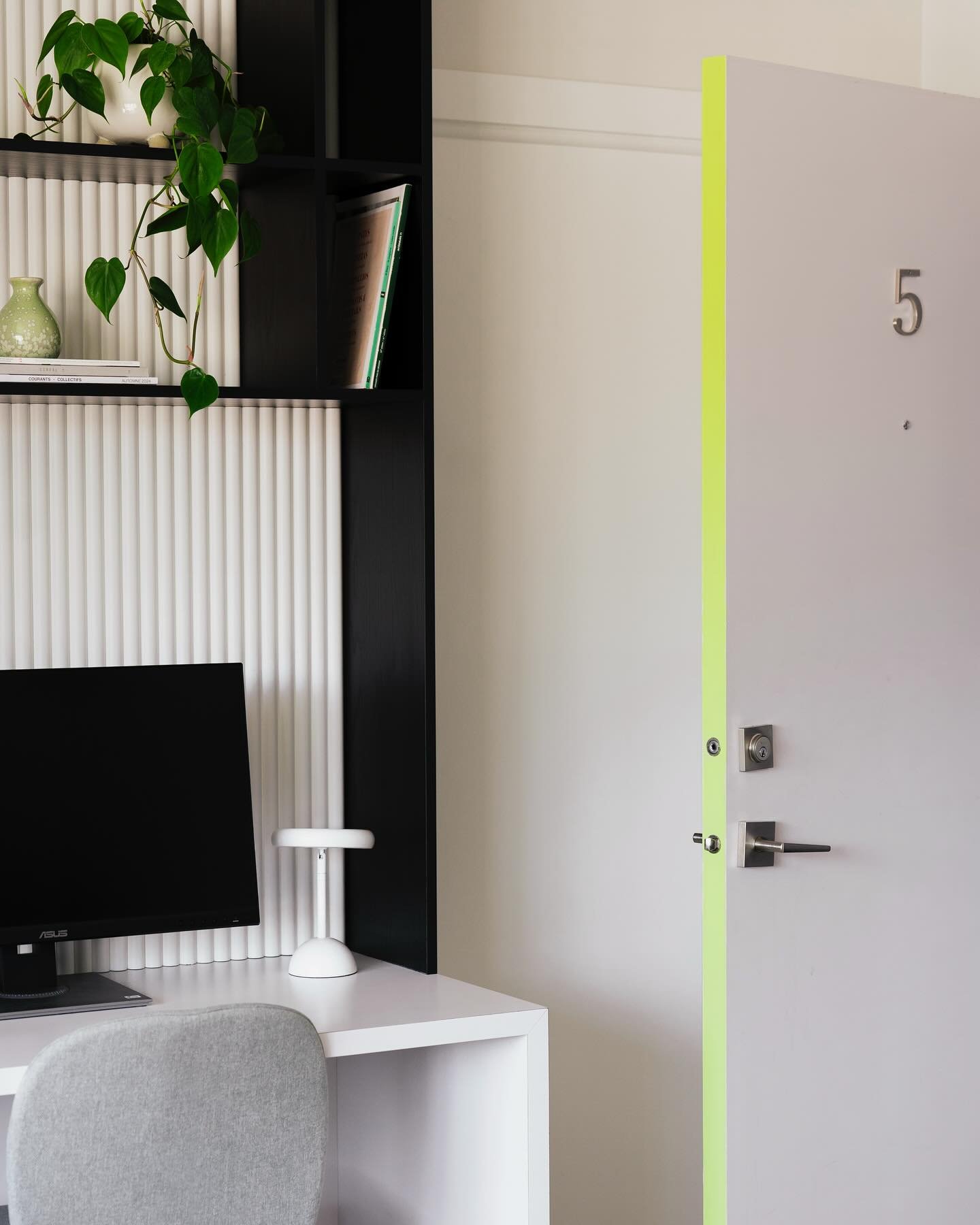 Projet Agence Quatre 🌿

Petite vue sur ce beau poste de travail dessin&eacute; et con&ccedil;u sur-mesure.

#agencequatre #designdebureau #r&eacute;am&eacute;nagement #r&eacute;am&eacute;nagementdebureau #granddevoilement #bigreveal #spacereveal #de