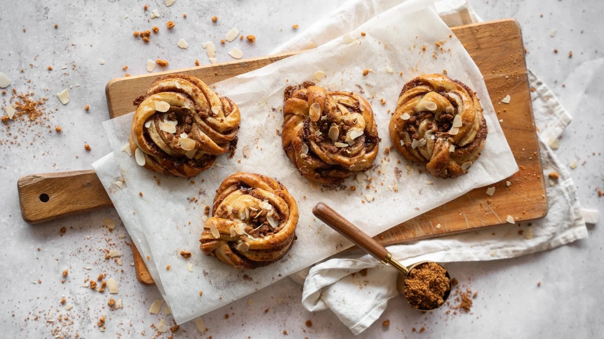 L%C3%A4cker_Eighty_Five_Photography_Speculoos_Bun.jpg