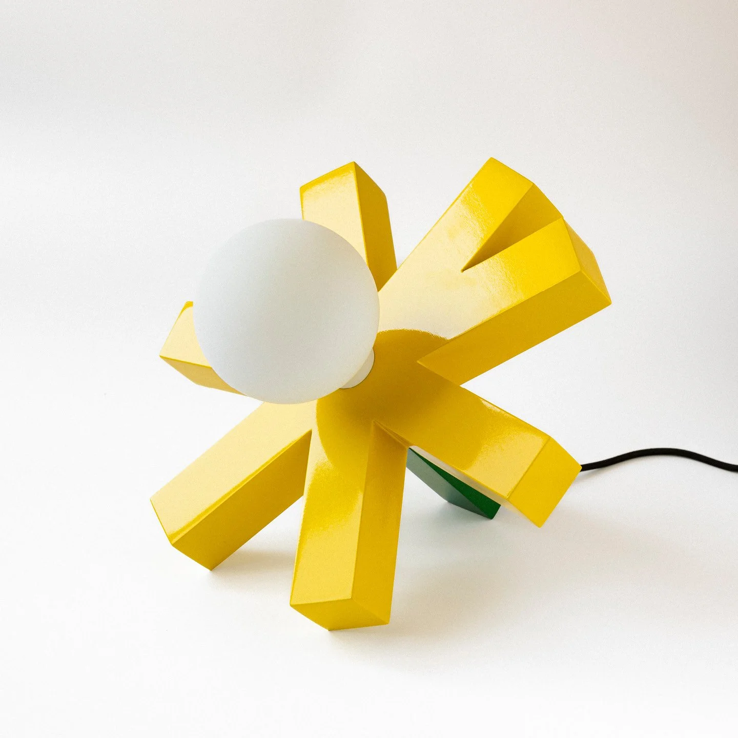 LOVE ME, LOVE ME NOT. (Yellow)