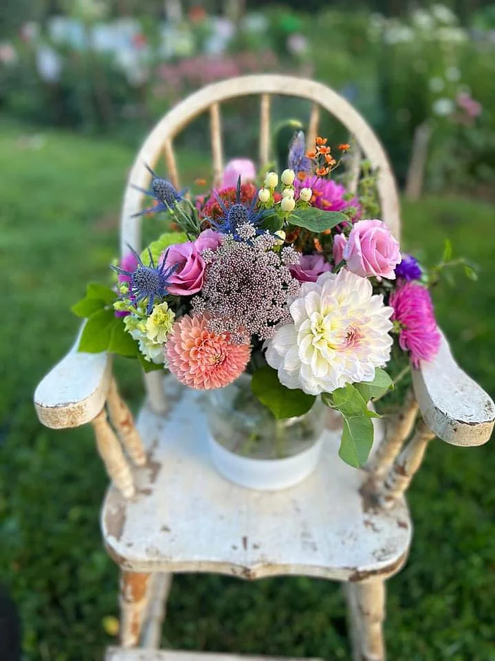 Medium Custom Jar Bouquet (Pint Jar)