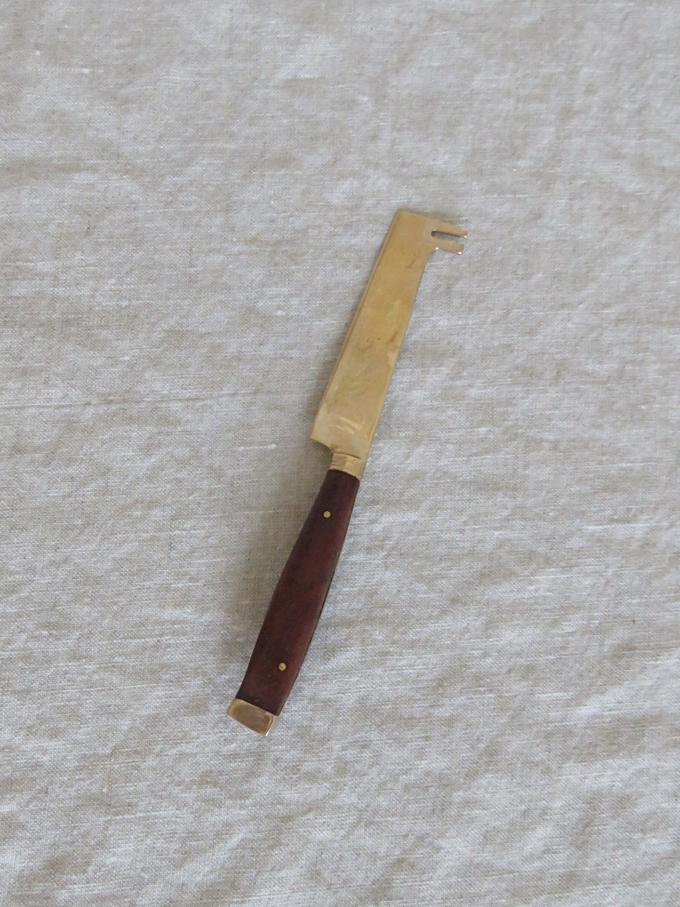 knive%2Bcheese.jpg