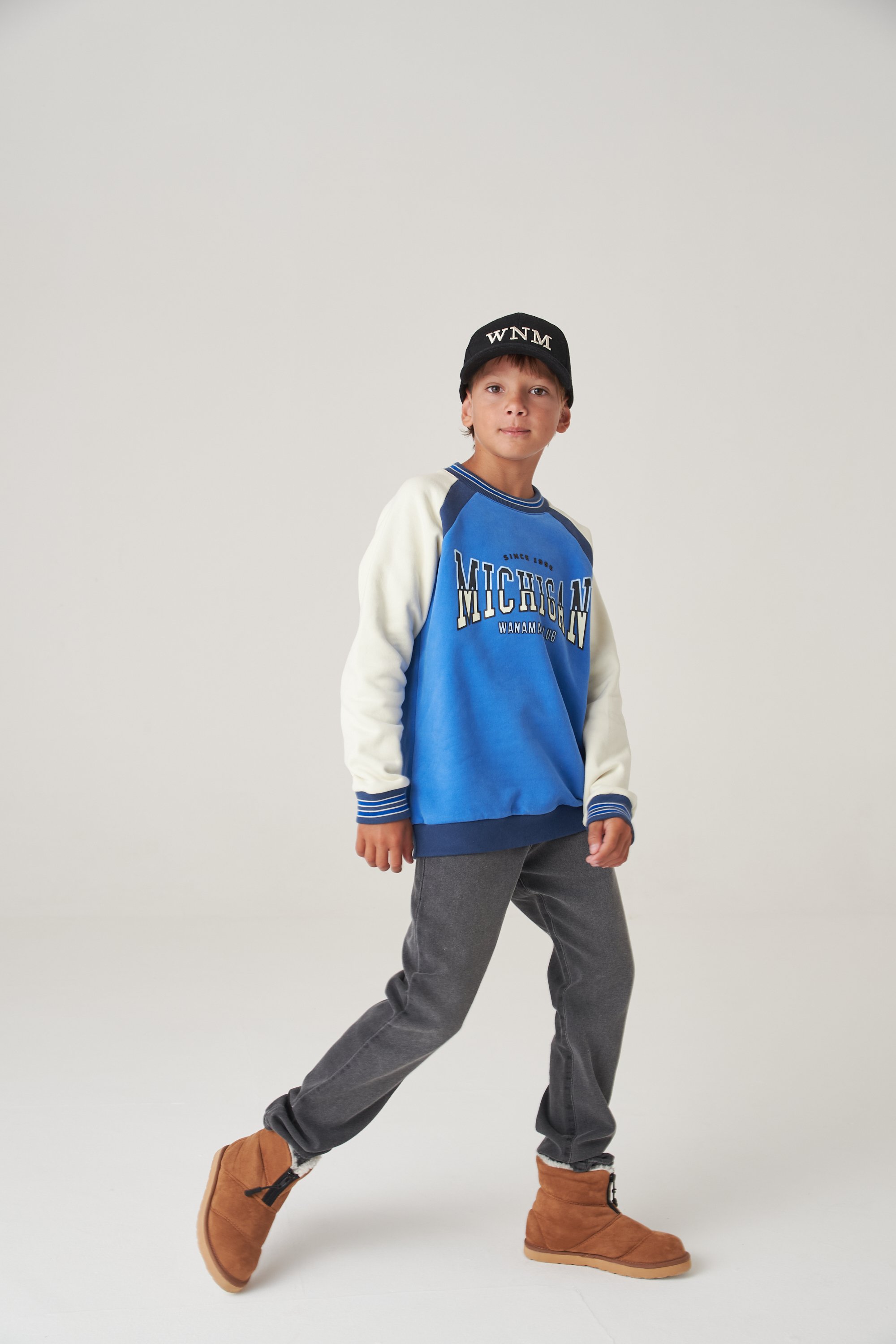 WNM_look_AW2484816.jpg