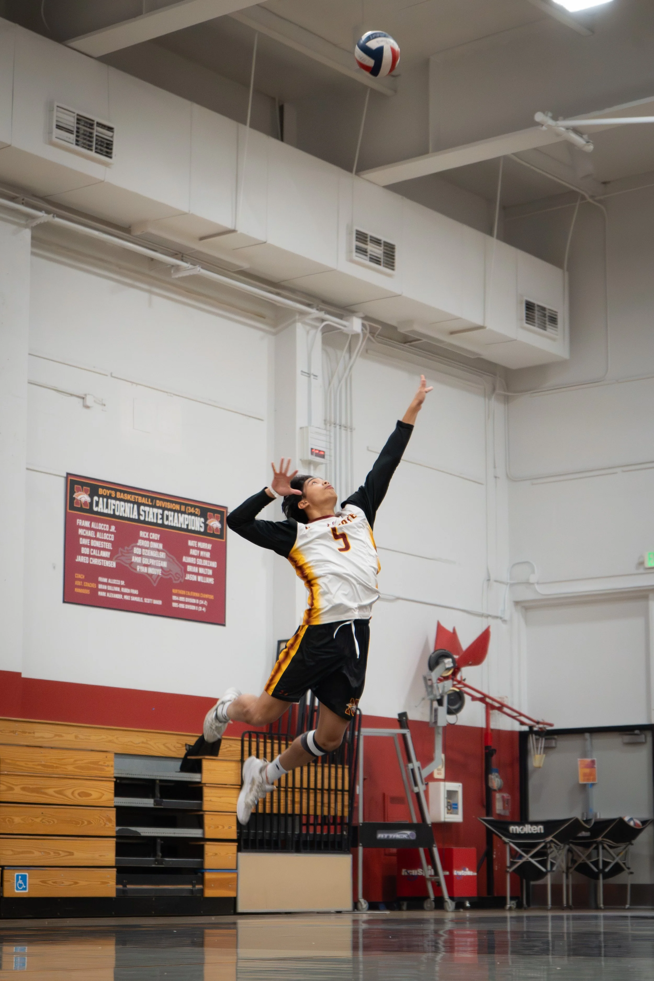 VolleyballBoysVarsity-11.jpg