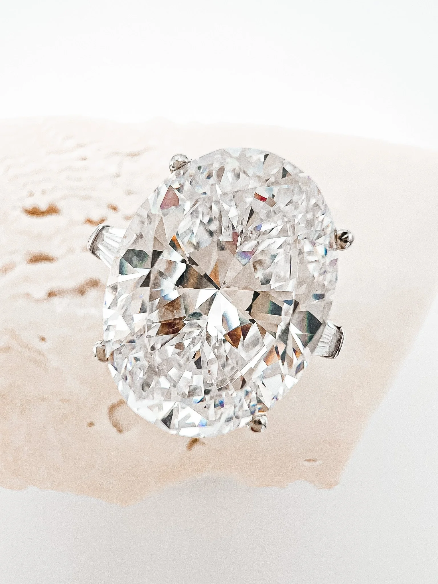 Eva Ring moissanite 6.2 carat oval solid gold (Copy)