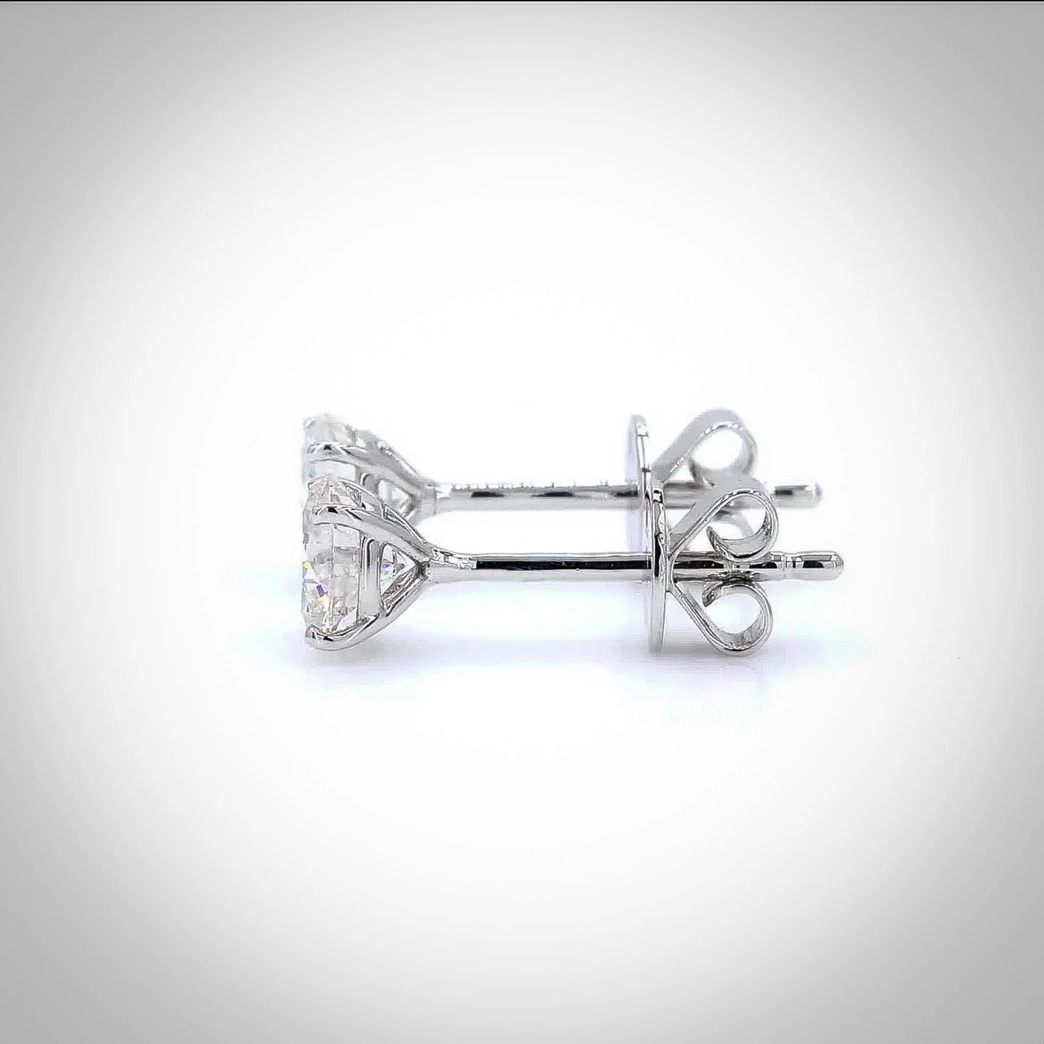 Tiffany_moissanite.jpg