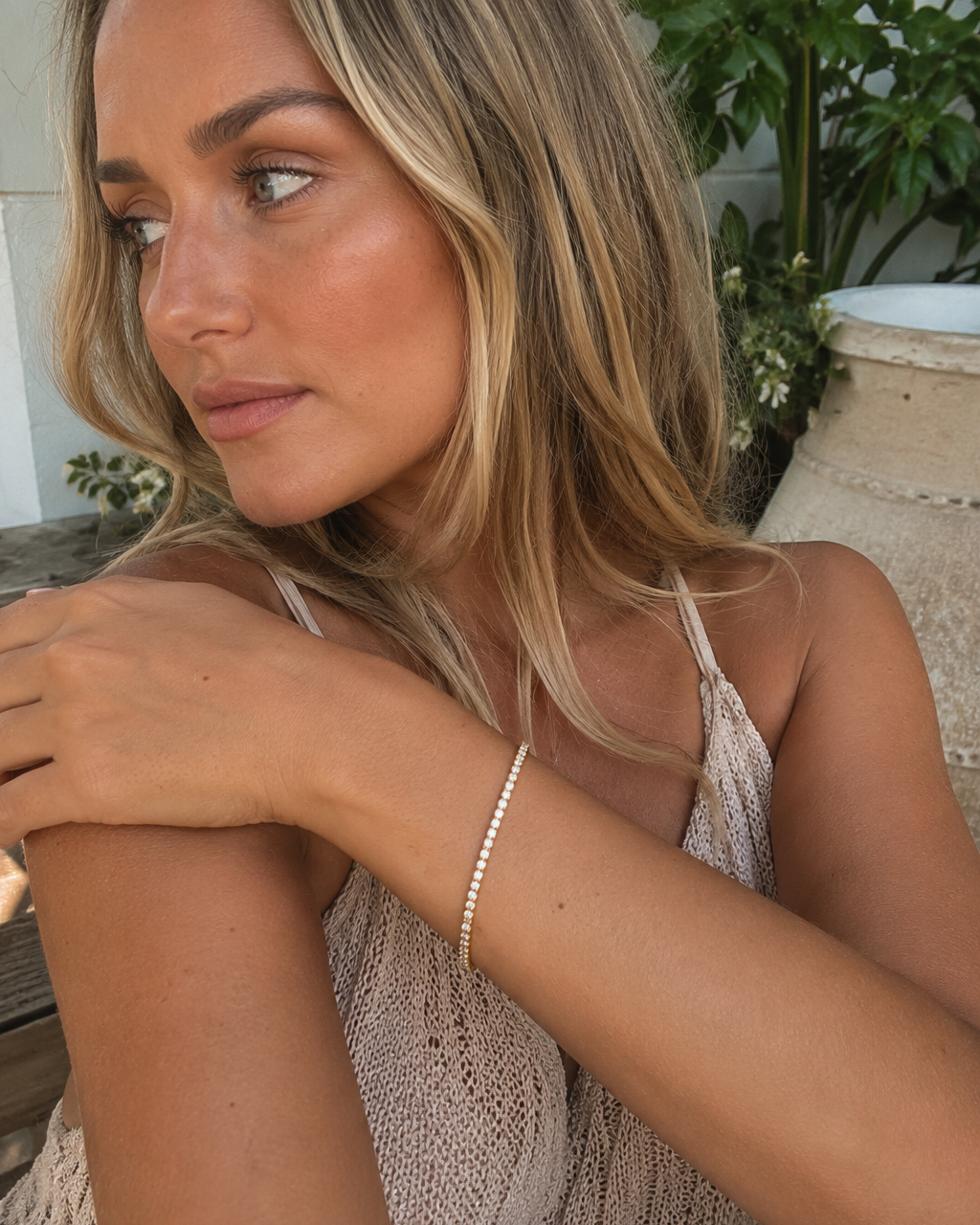 lifestyle_shot_gold_bracelet.png