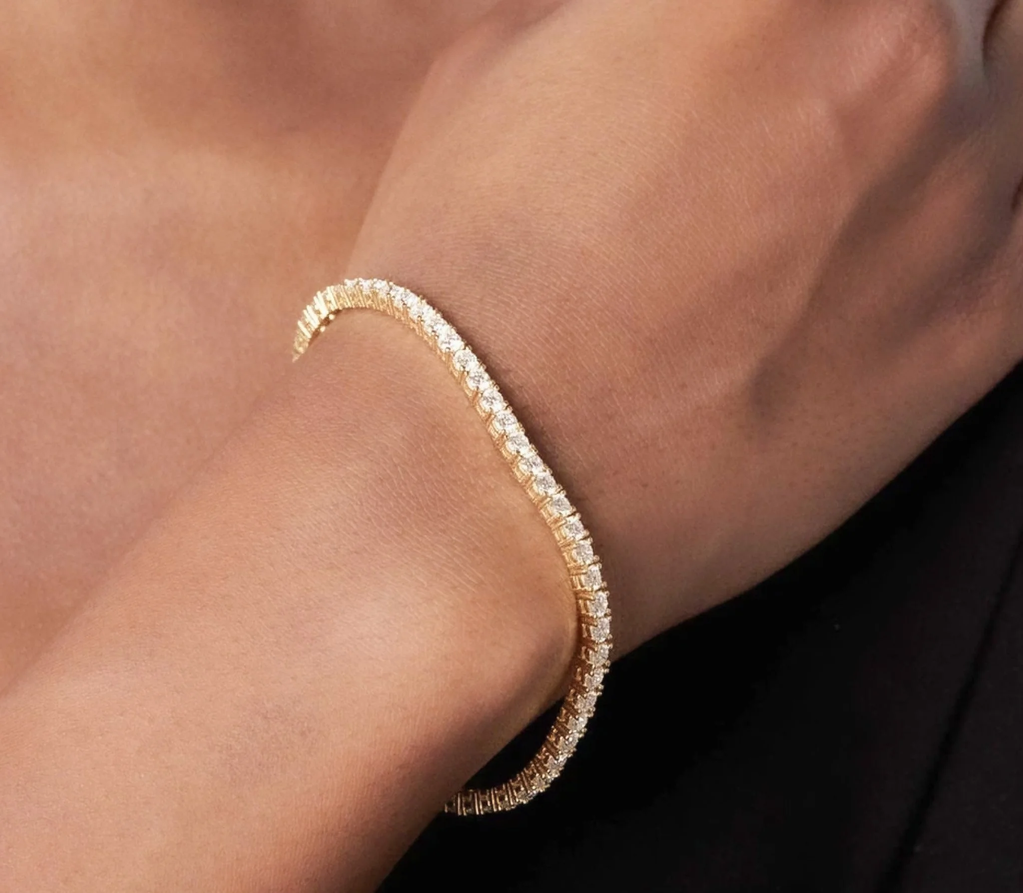 yellow_gold_hand-2.jpg