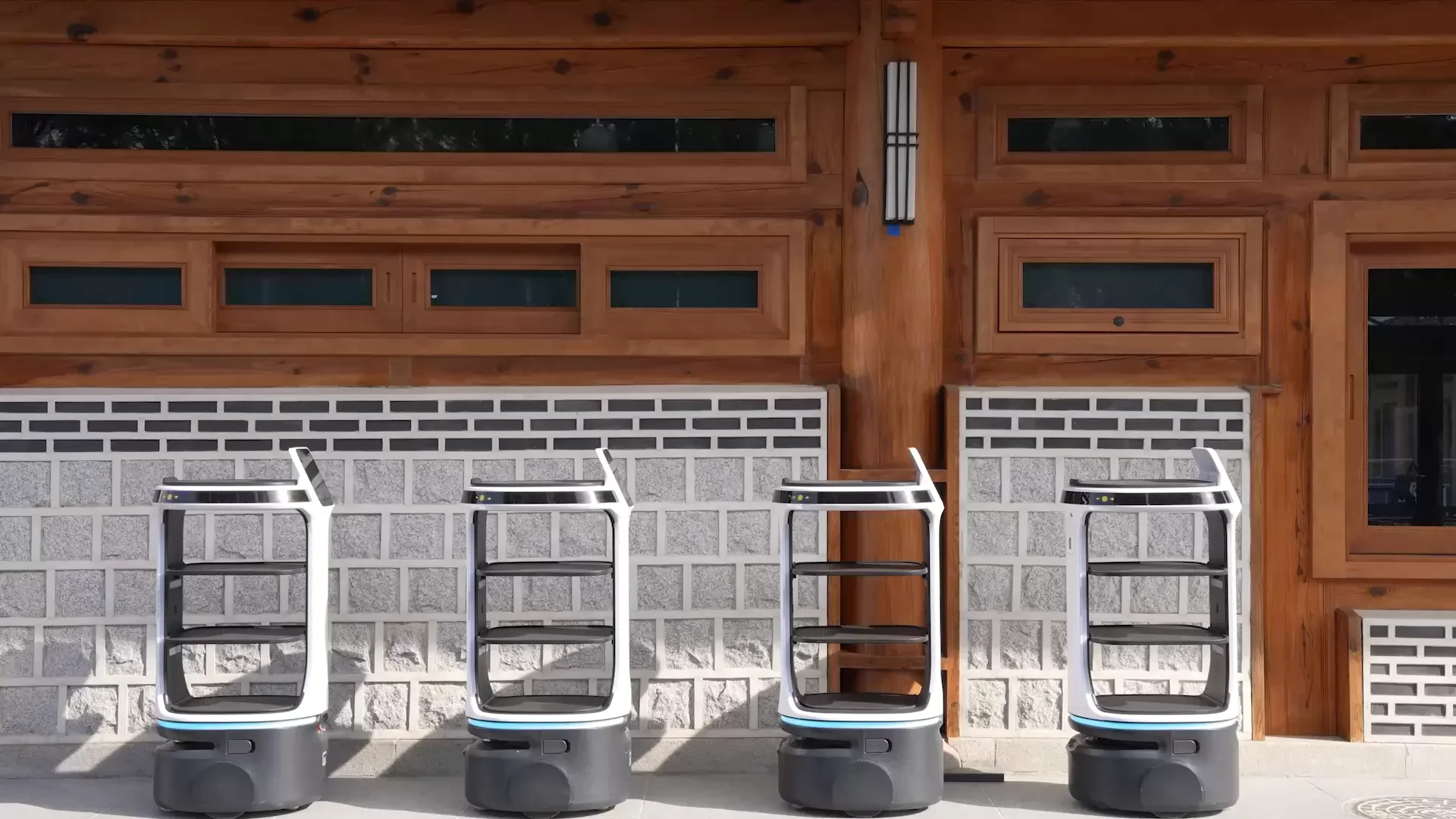 autonomous-mobile-robots-at-scale.webp