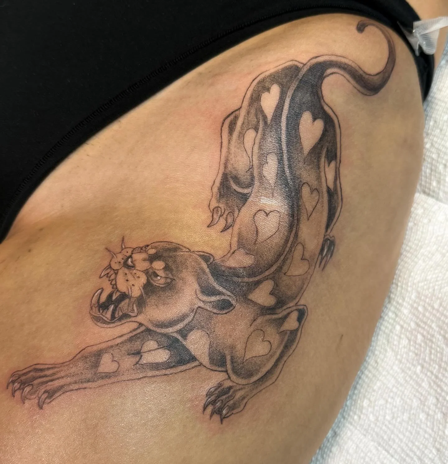(1/2) of Bere&rsquo;s hip pieces! 
Panther with hearts on her hip. 
This was fun to draw in my style ✍️ skip at the end to get the full sketch process.

I&rsquo;ll post the other side soon! 

༘ ೀ⋆｡˚My books are open!‧˚♪ 𝄞₊˚⊹
To book: 
-please read m