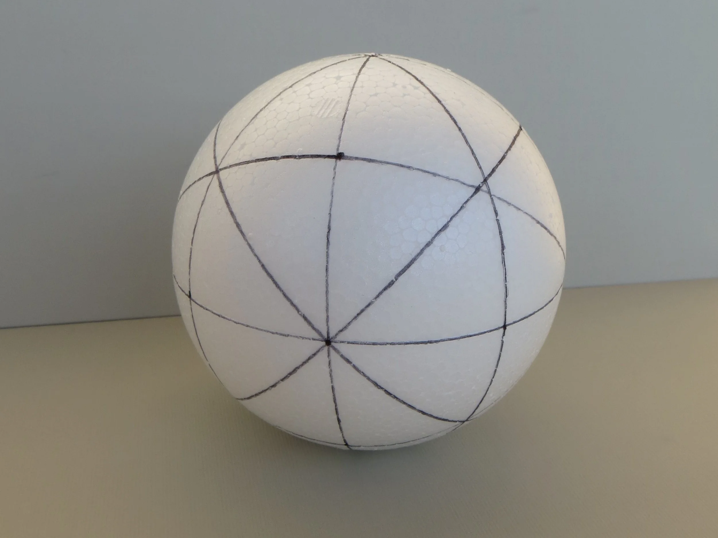 Pre-marked Practice Ball - 8 cm diameter polystyrene foam ball marked with a combination 8 division (Windmills)