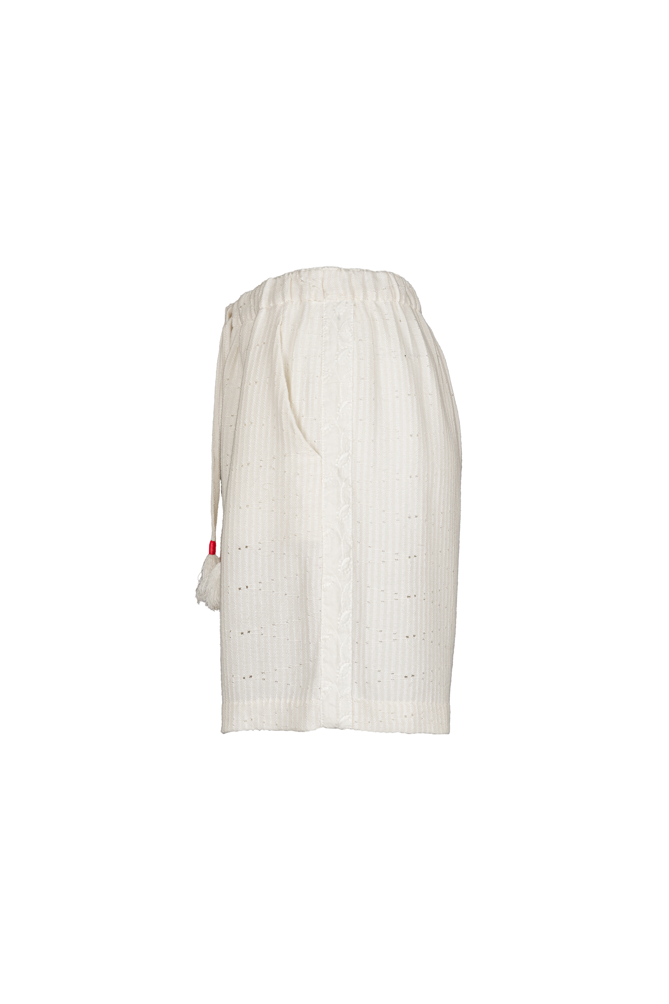 2025-12-09_IMG-5278_LAKI-SHORTS_RR-CO-PUTIH_L_1196202-B.png