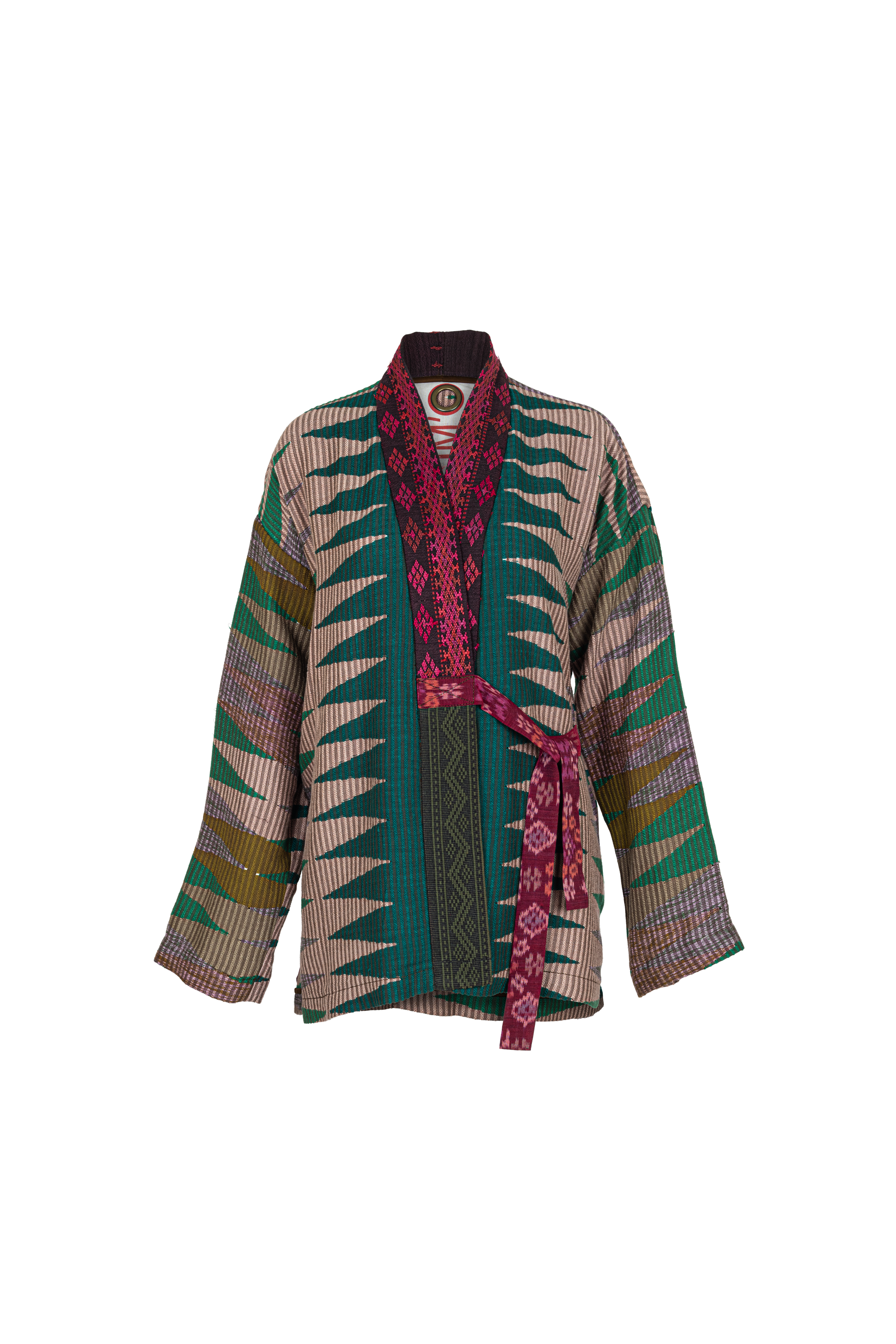 2026-09-30_IMG-9135_KANA-JACKETS_RRCO-PENUMU-C2_OS_FW26-LA-SUITE_7889739-B.png