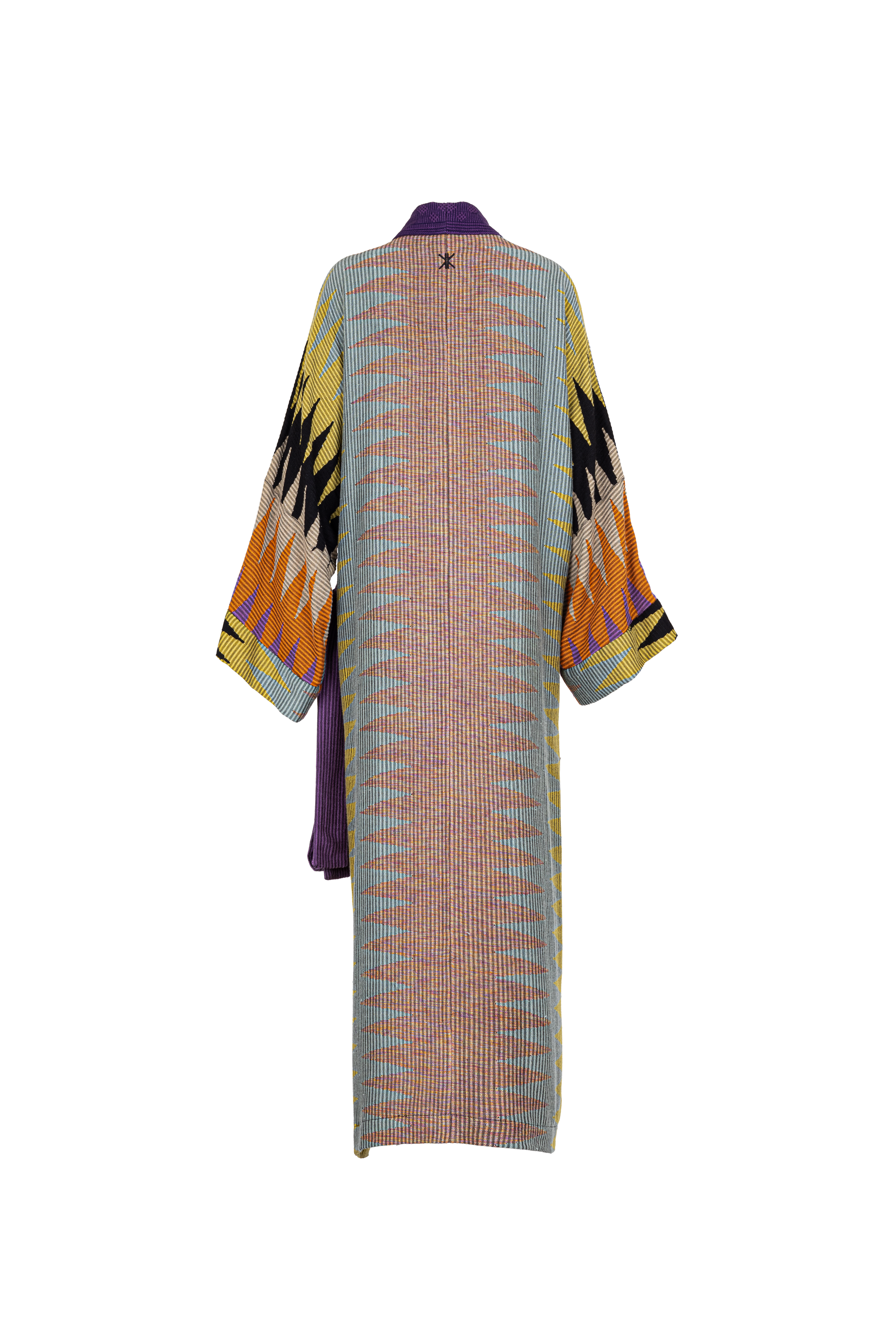 2026-08-06_IMG-5687_DUA-COATS-XL_RRCO-5.CO4-E-ANTHIAS_OS_FW26-IKKIMO_2821830-C.png