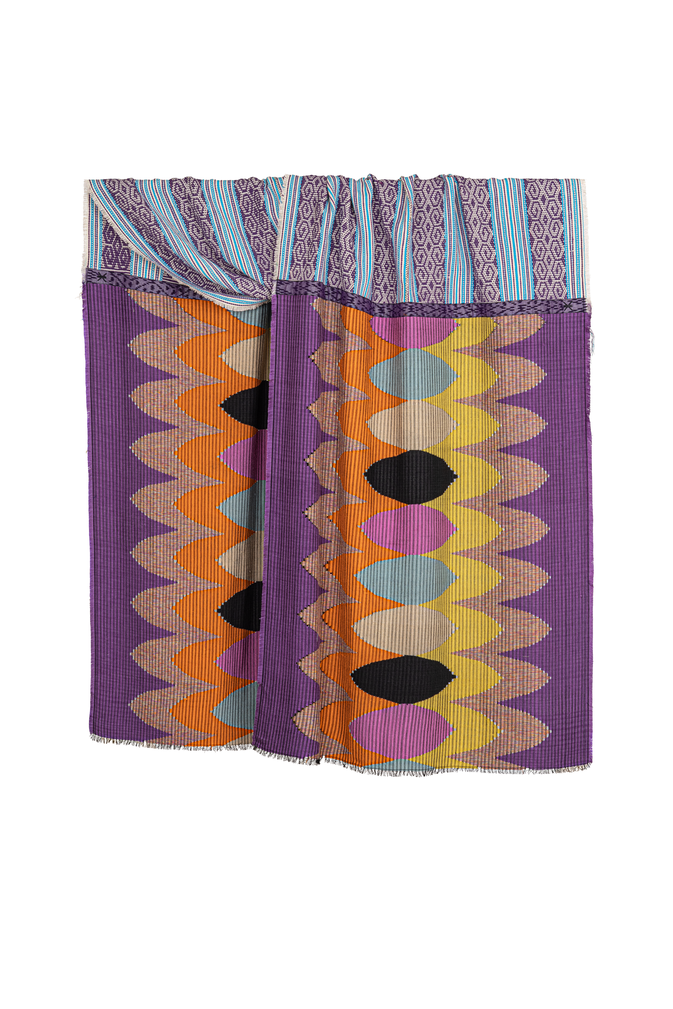 2026-07-30_IMG-5343_SELI-SHAWLS_RRCO-5.CO2.E_OS_FW26-LA-SUITE_3236020-D.png