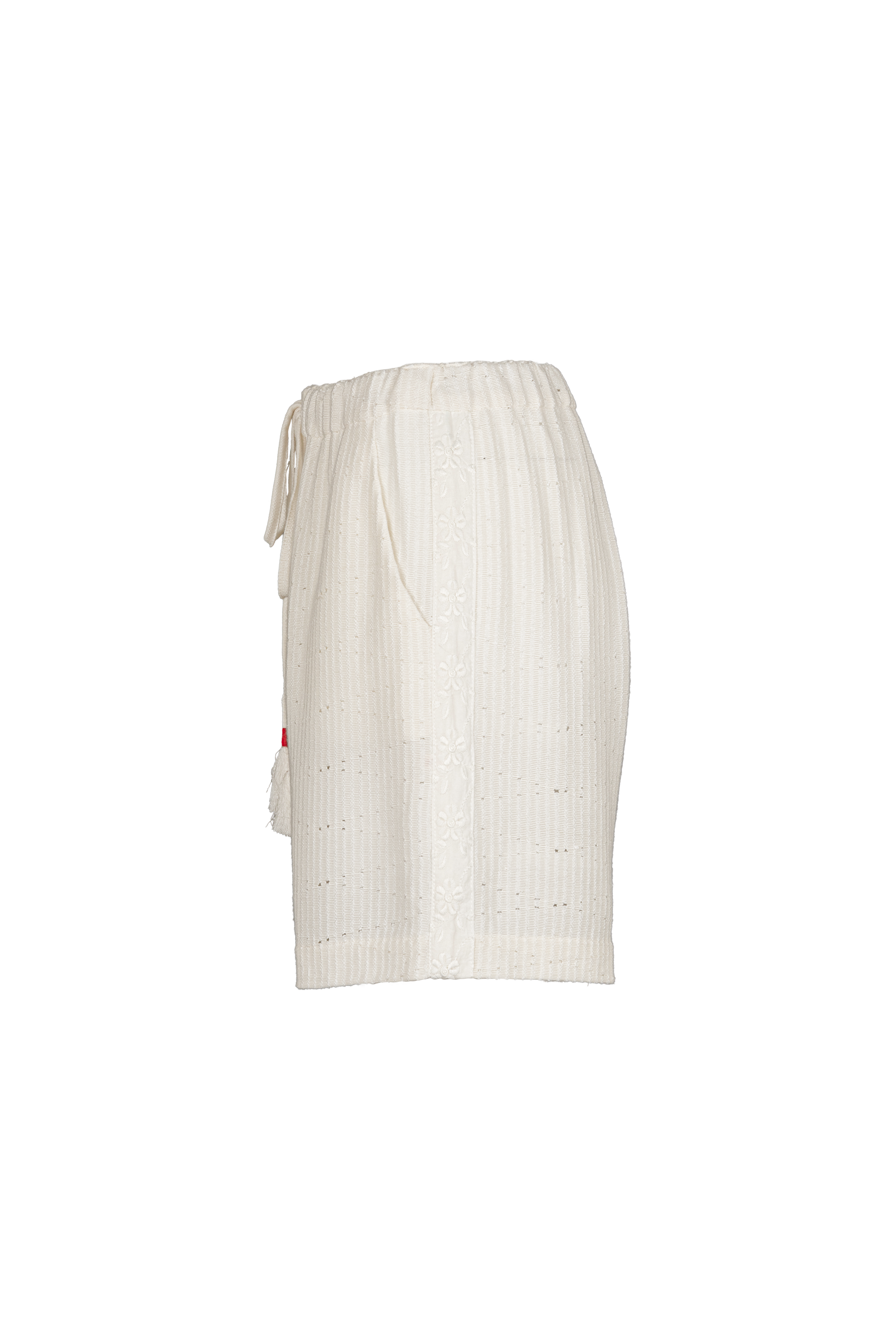 2025-12-09_IMG-5266_LAKI-SHORTS_RR-CO-PUTIH_S_1728330-B.png