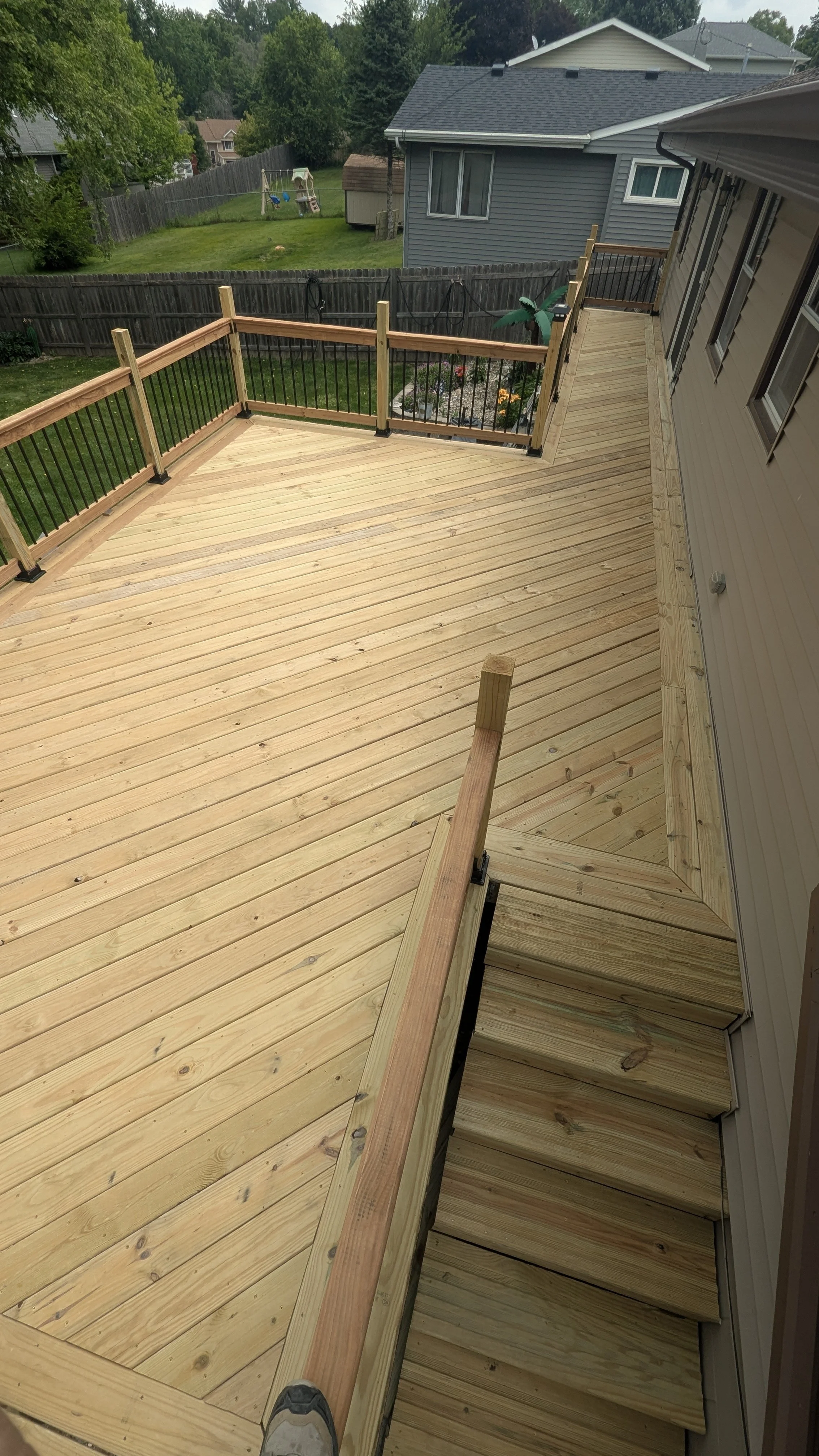 Deck Builder and Handrail Installation