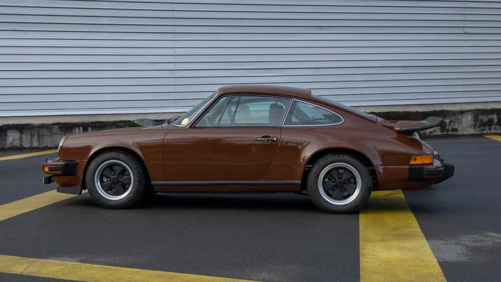 Porsche 911 Carrera 3.0