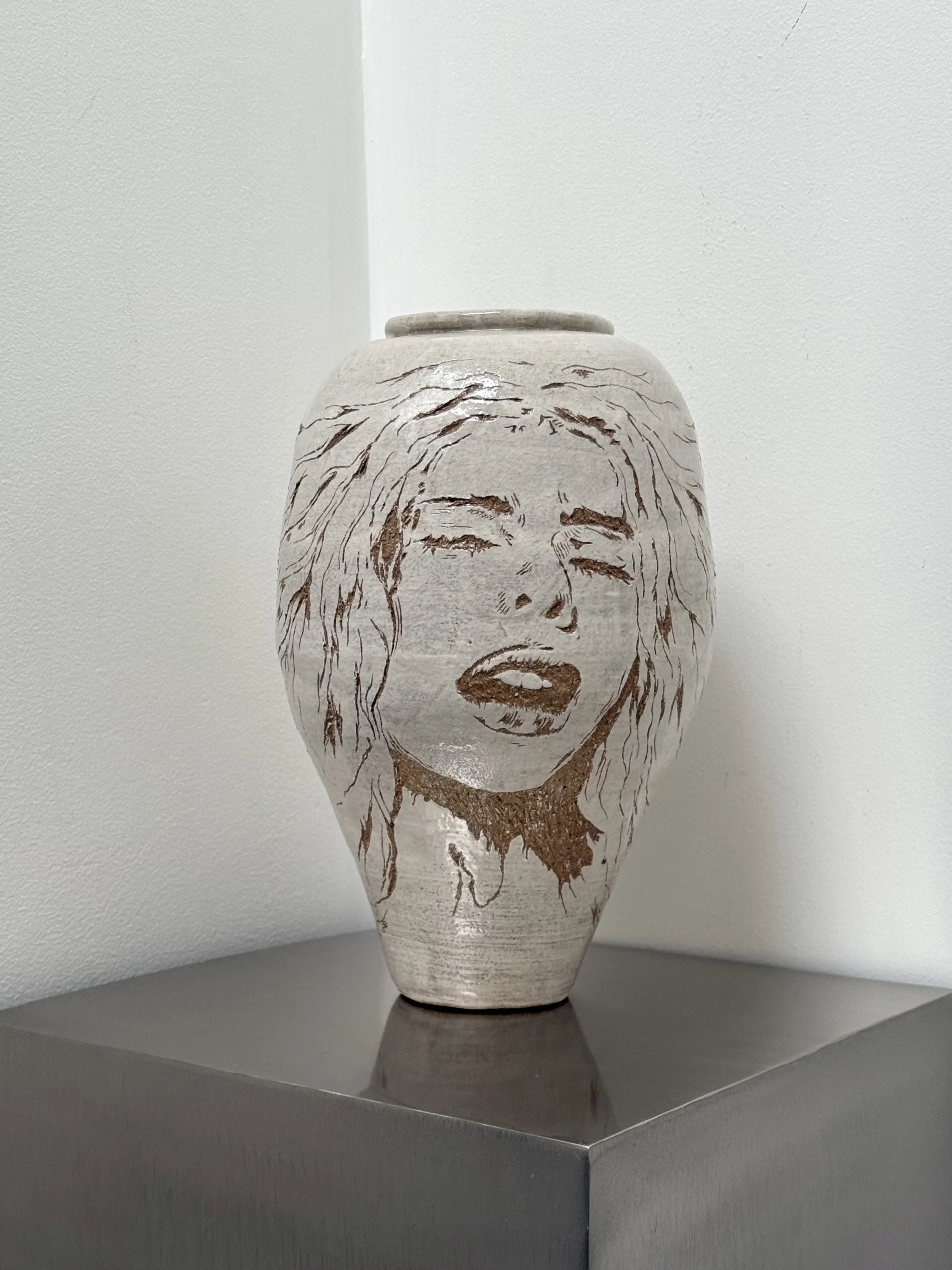 QUIET PLEASE! (2025)