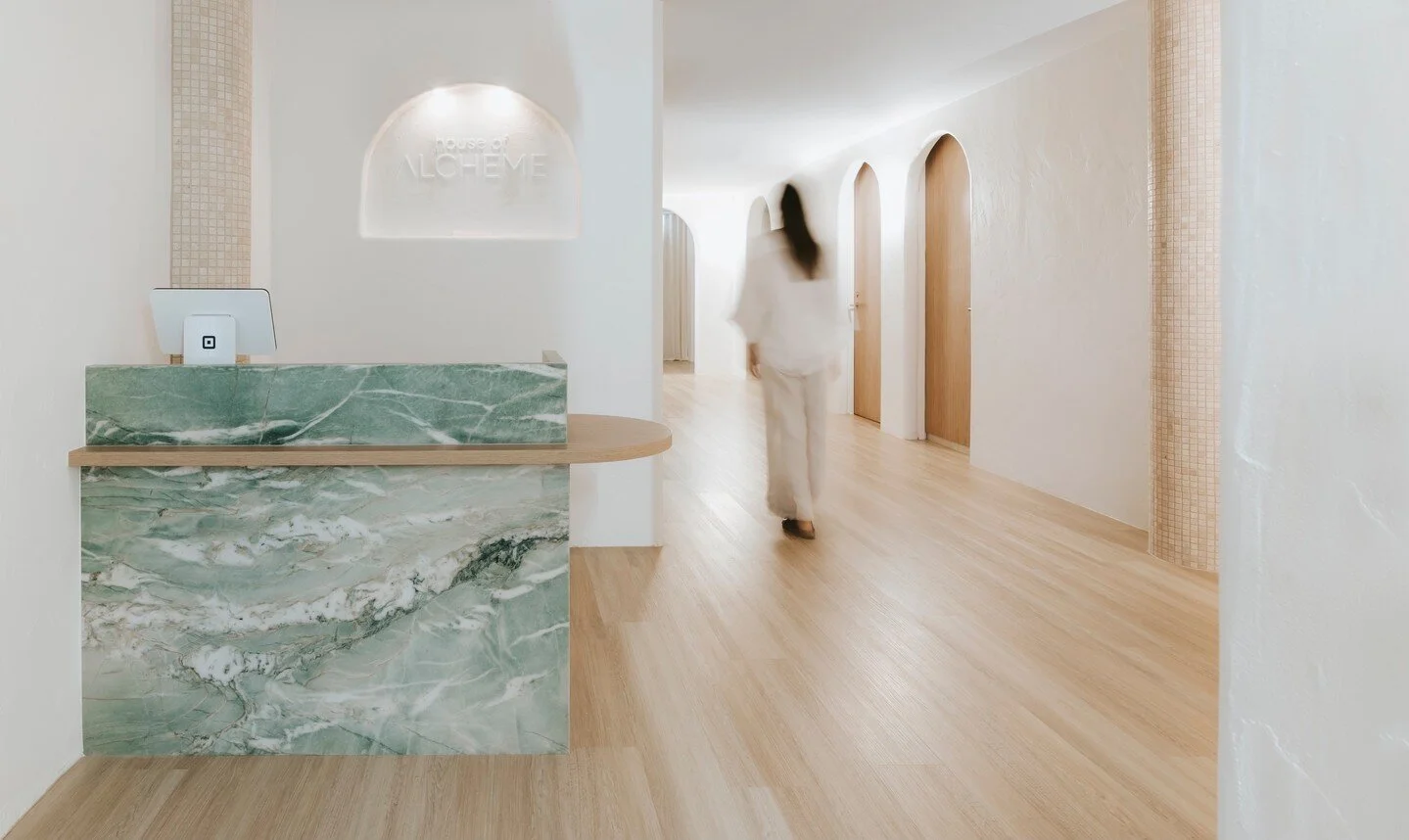 T H E  S P A C E //

@houseofalcheme 🧡 (HOA)

I fell in love with this space when I first stepped into it. The energy, the aesthetics and the decor had me in a state of &ldquo;ahhhhhhh&rdquo; 🧘🏼&zwj;♀️ inspired to elevate my own self care practice