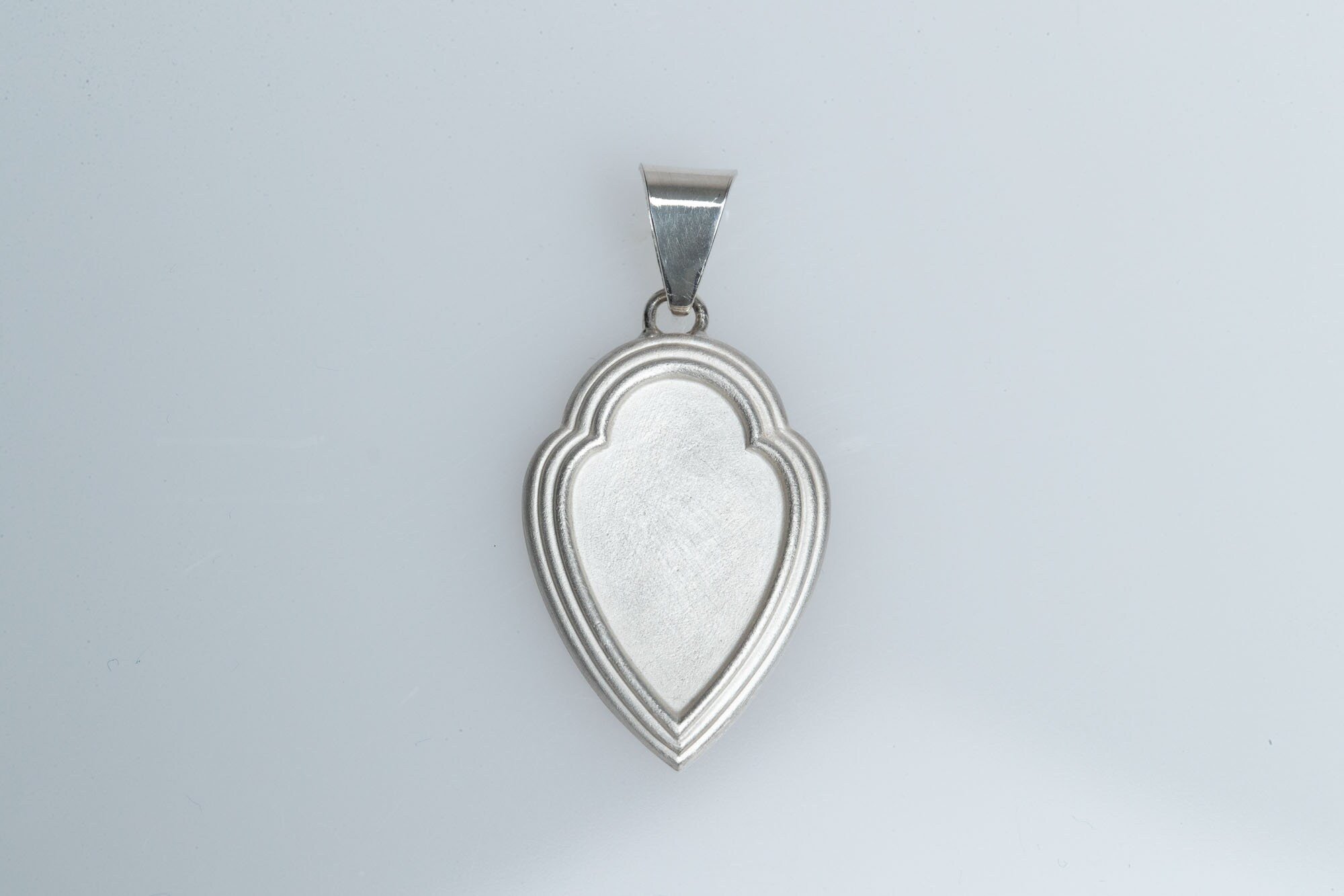 https://i.etsystatic.com/25820487/r/il/6ec4c3/3114118389/il_fullxfull.3114118389_ayct.jpg