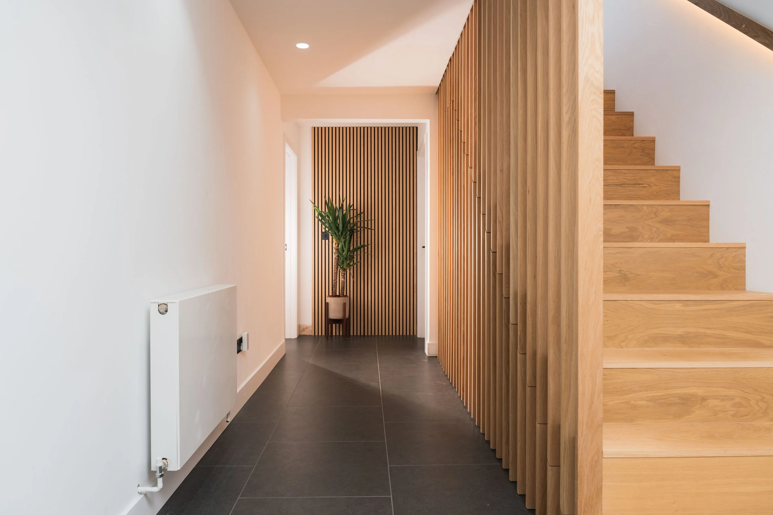 Oak staircase with vertical timber slats interior design Nottingham – Boyes Design