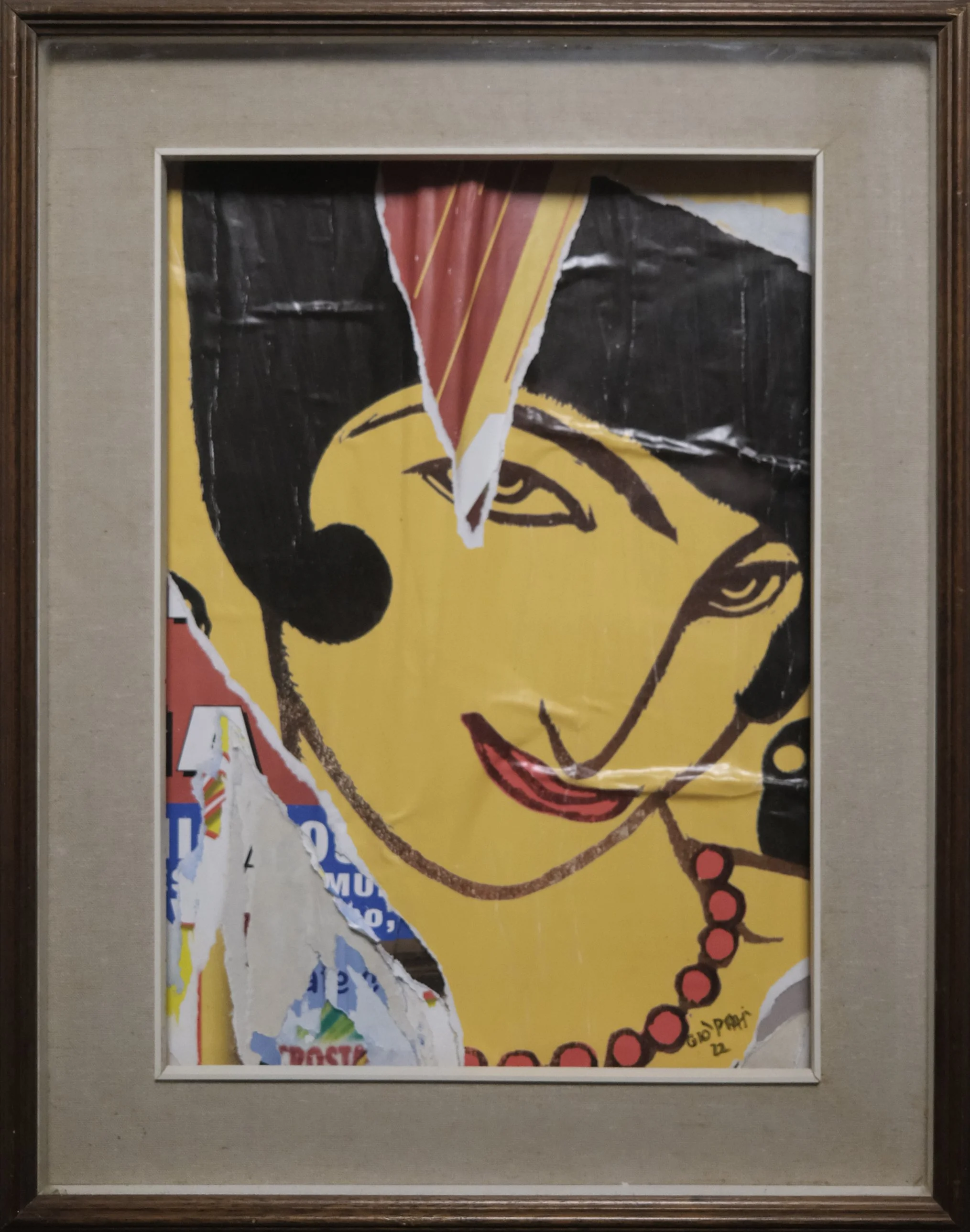 Donna Gialla / 40x60 / 2023 / Crema / Strappo